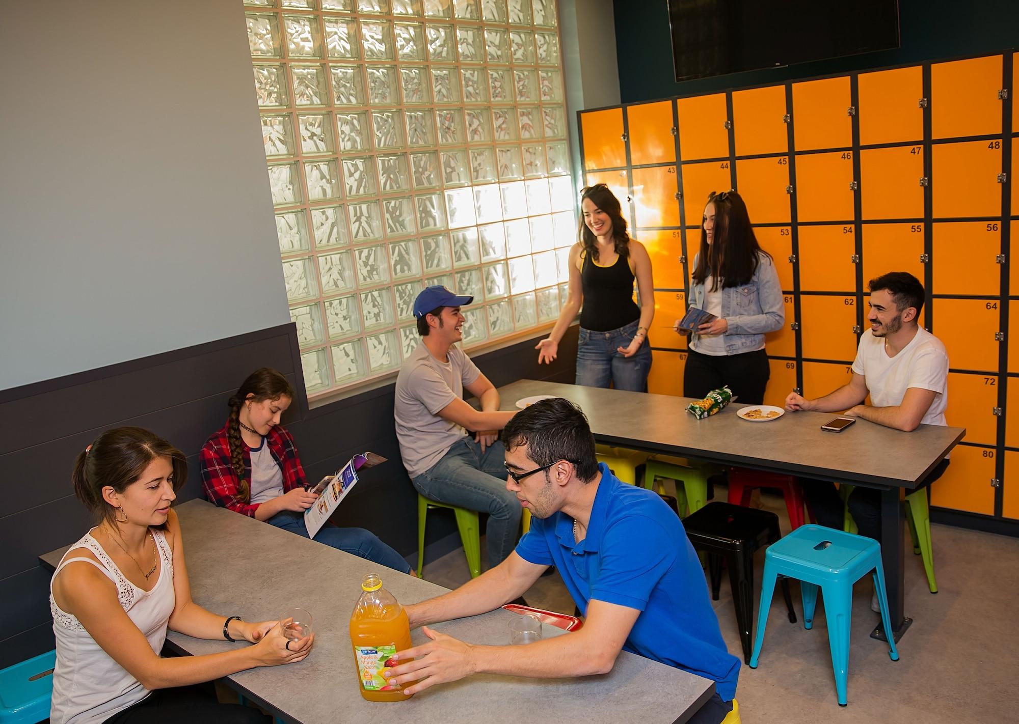 Restaurant Breeze Lodge - Hostel