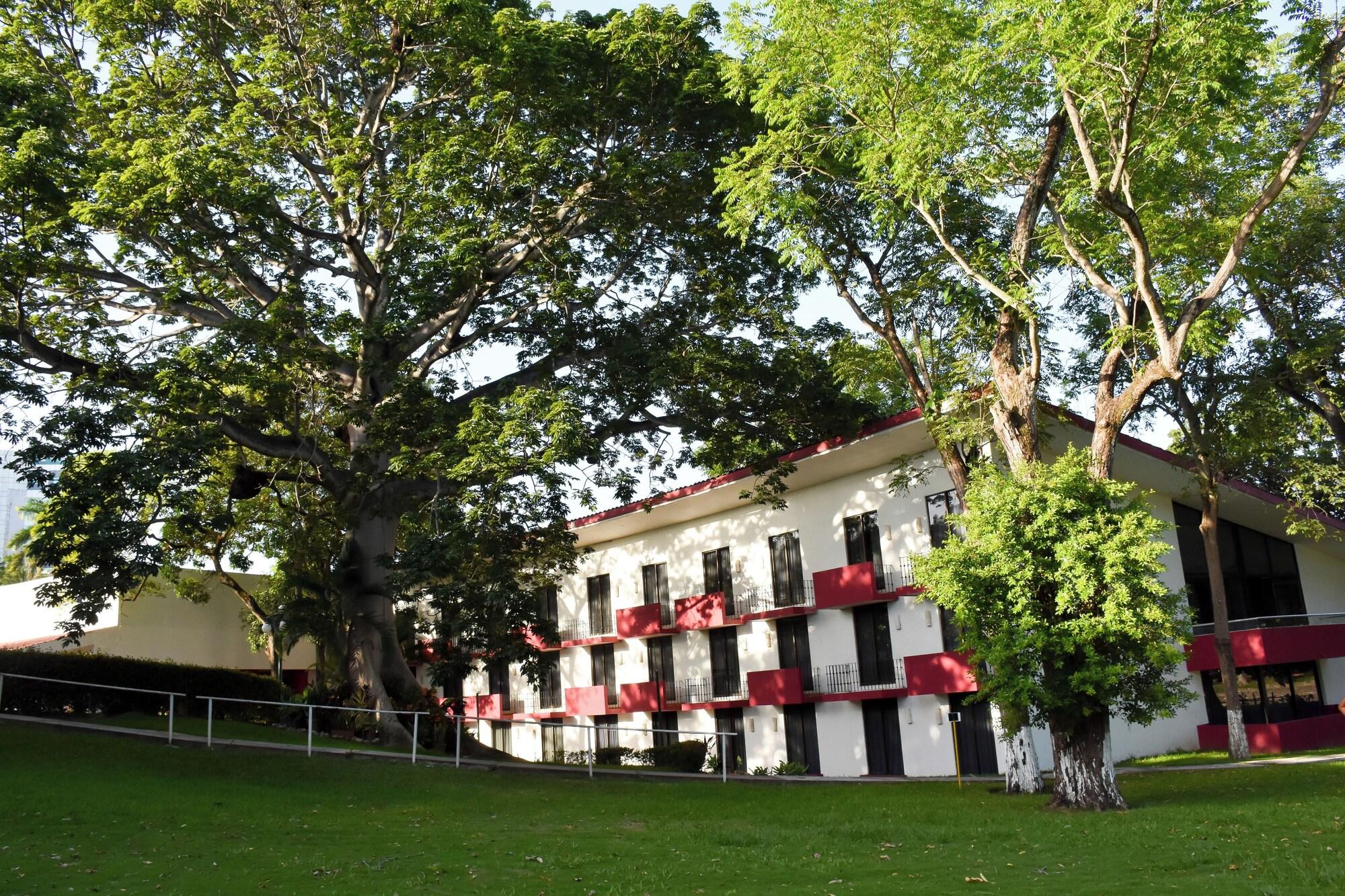 Vista Exterior Fiesta Inn Villahermosa Cencali