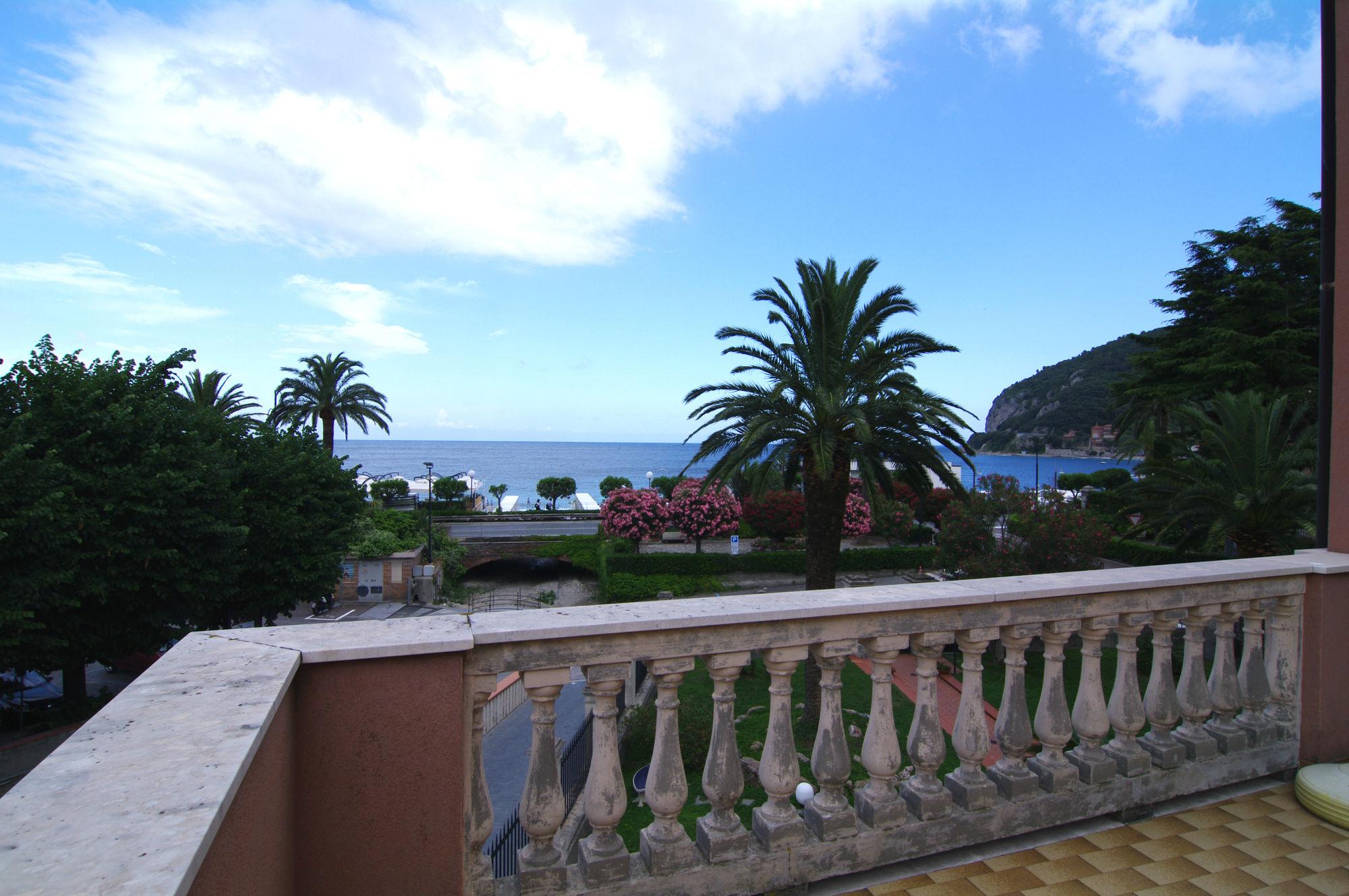 Varios Albergo Madri Pie