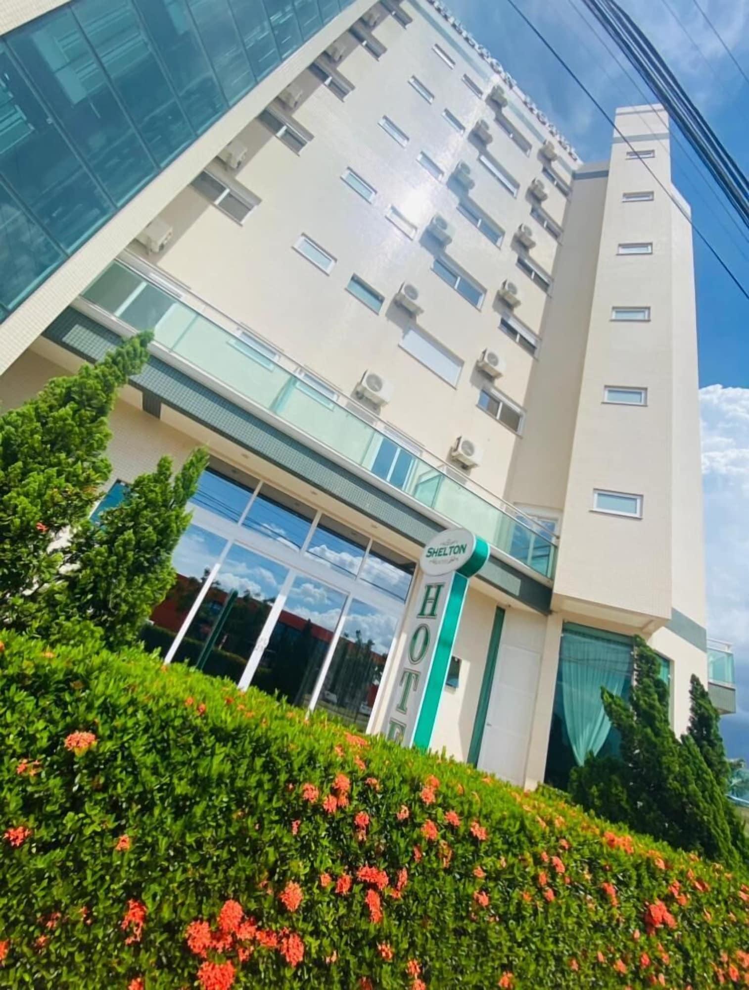 Vista Exterior Shelton Palace Hotel