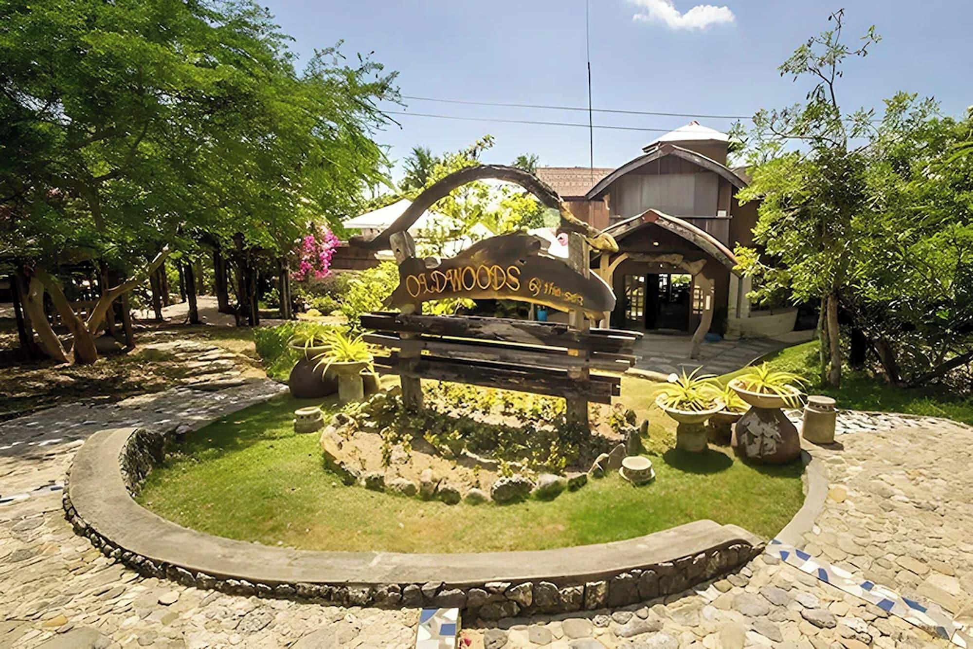 Sala de Reuniones Oldwoods by the Sea Nature Resort Bani Pangasinan