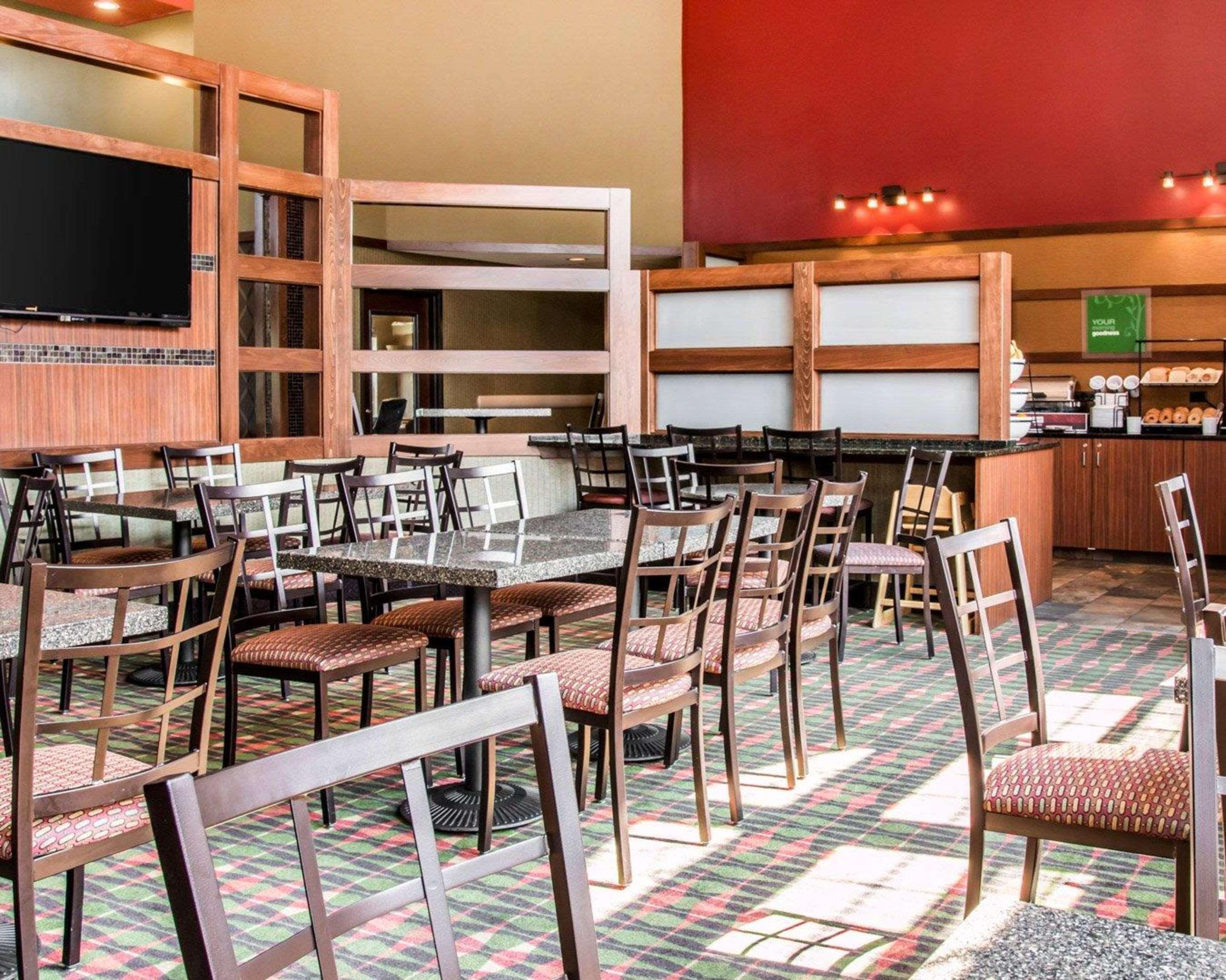 Restaurant Comfort Inn & Suites and Conference Center