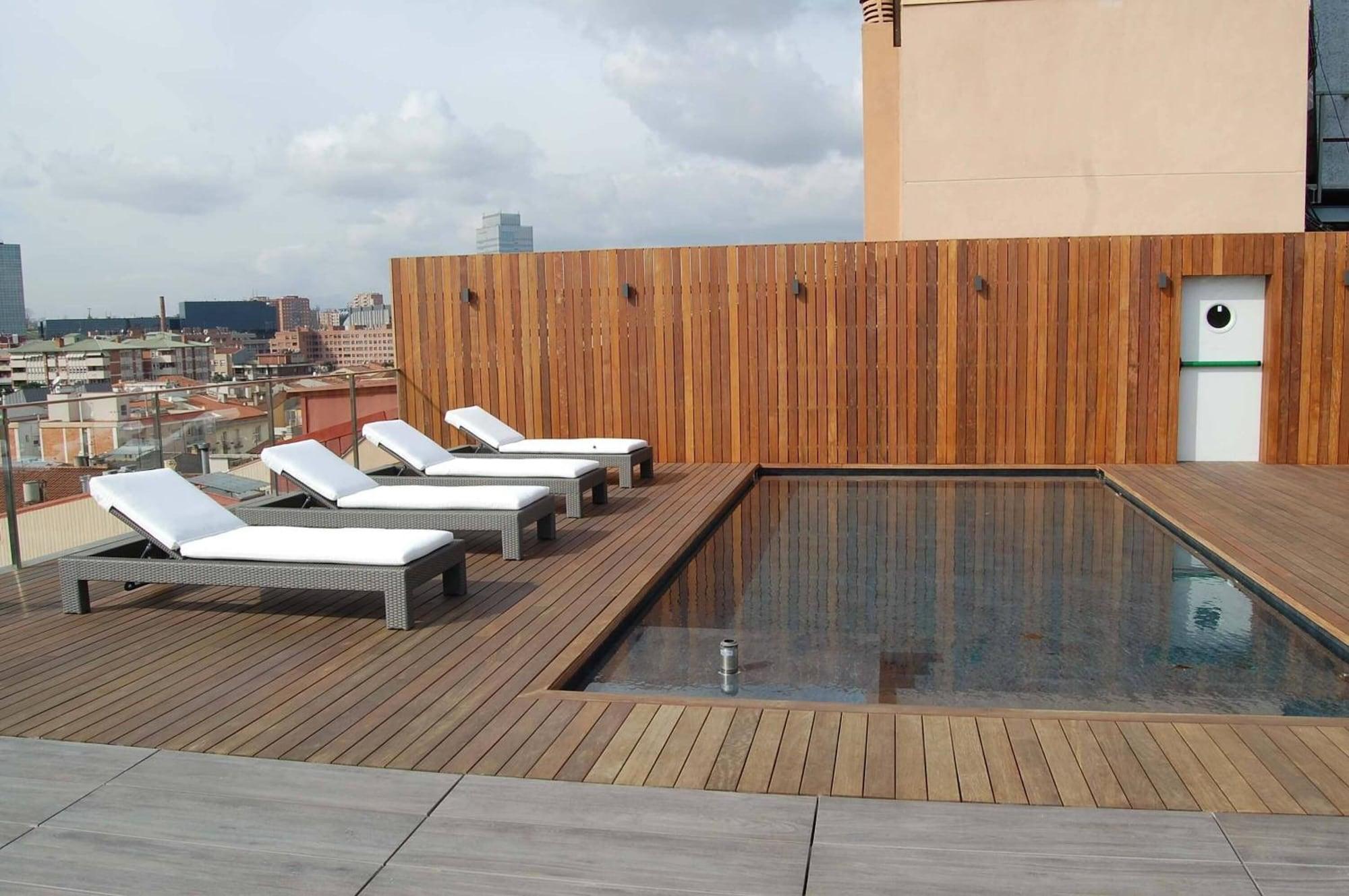 Vista Piscina Hotel Urpi