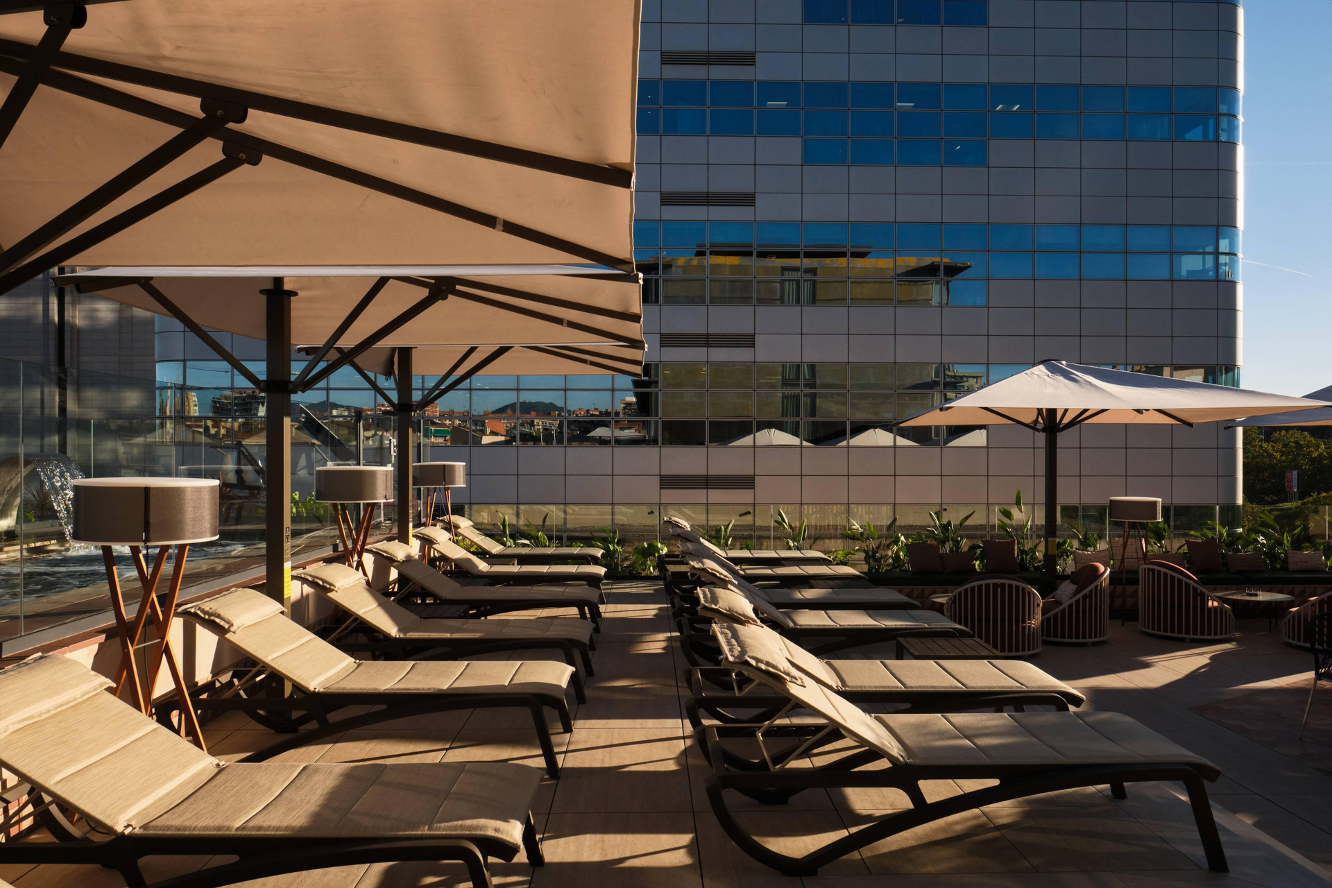 Vista Piscina Catalonia Gran Hotel Verdi