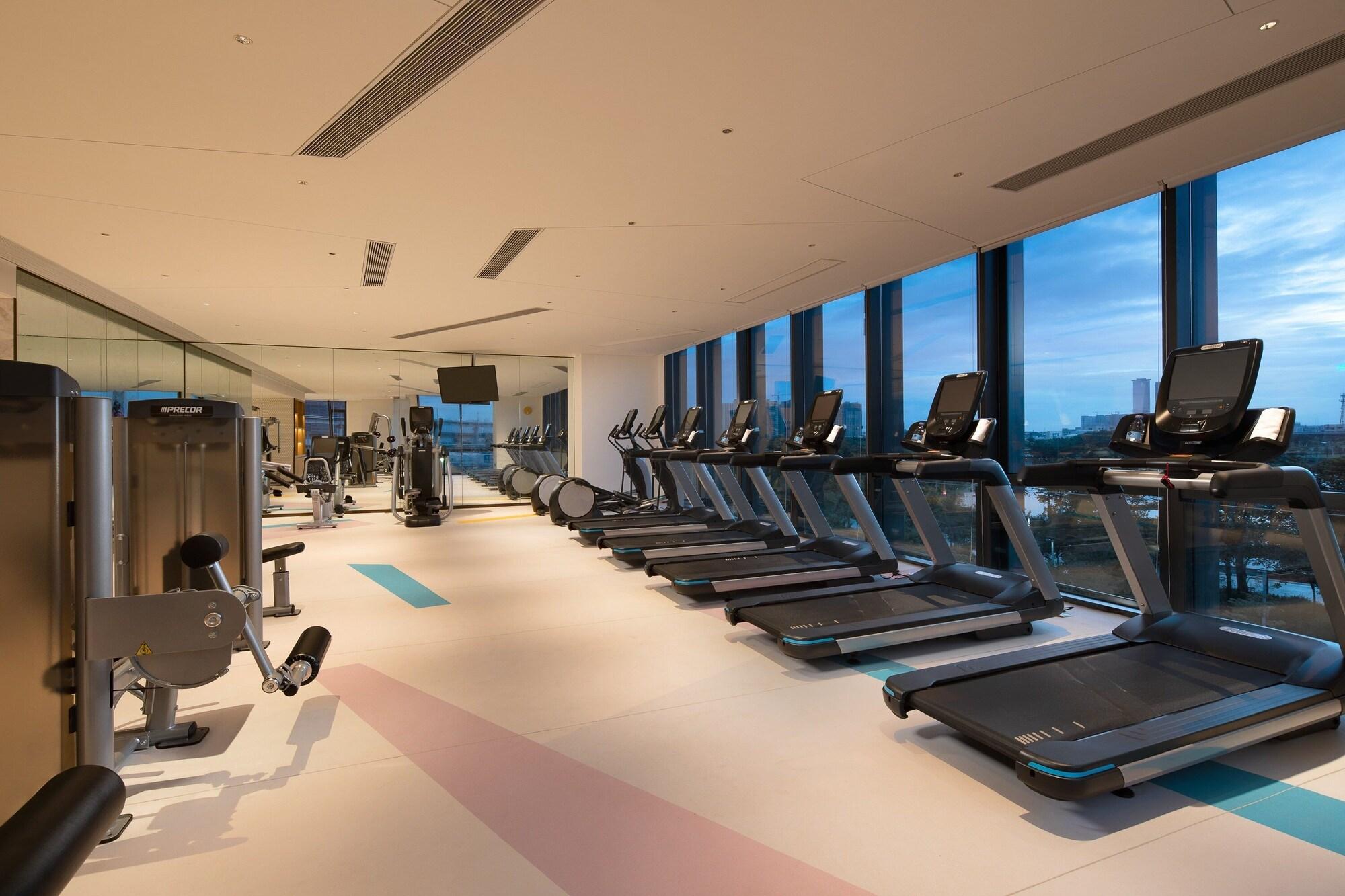 Gimnasio Crowne Plaza Foshan Nanhai-an IHG Hotel-Guangzhou South Railway Station Free Shuttle Bus