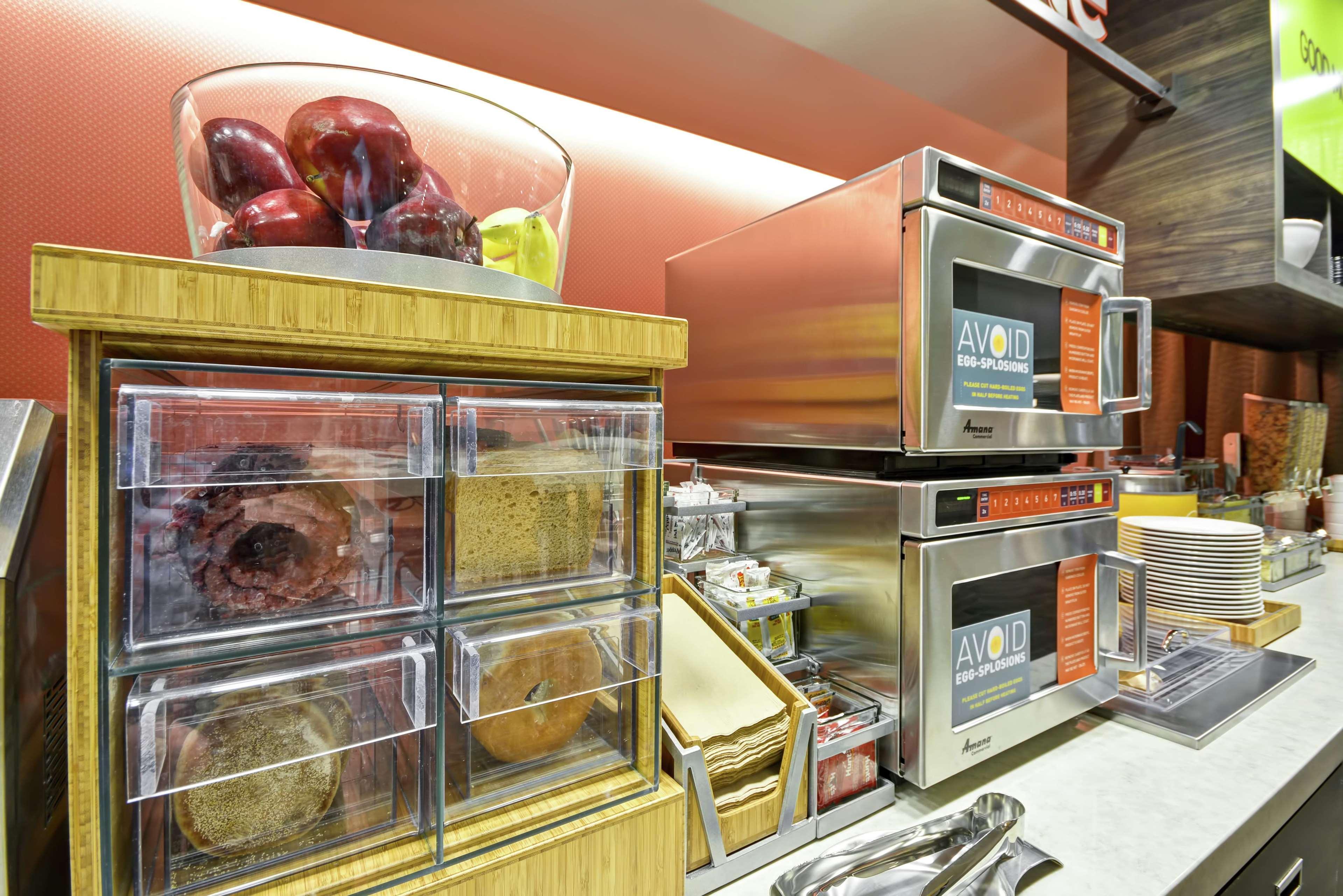 Restaurant Home2 Suites by Hilton St. Simon's Island