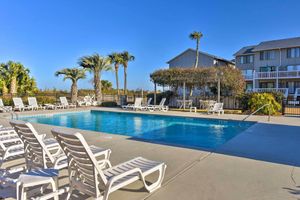 Alquiler Vacacional - Beachfront Condo w/ 3 Pools on St Helena Island!
