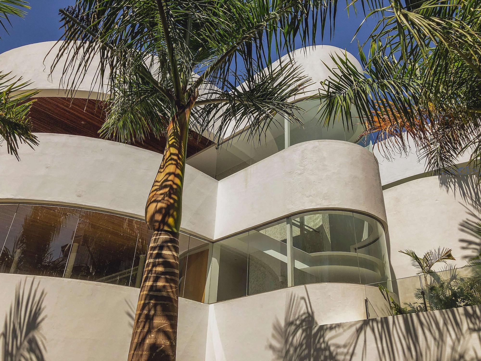 Vista Exterior Flamingo Beach Mate
