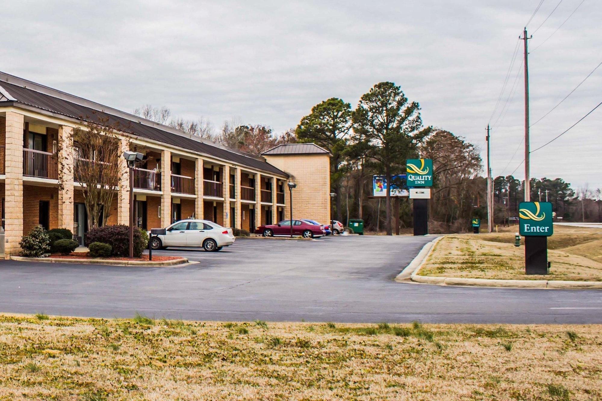 Vista Exterior Quality Inn Kinston Hwy 70