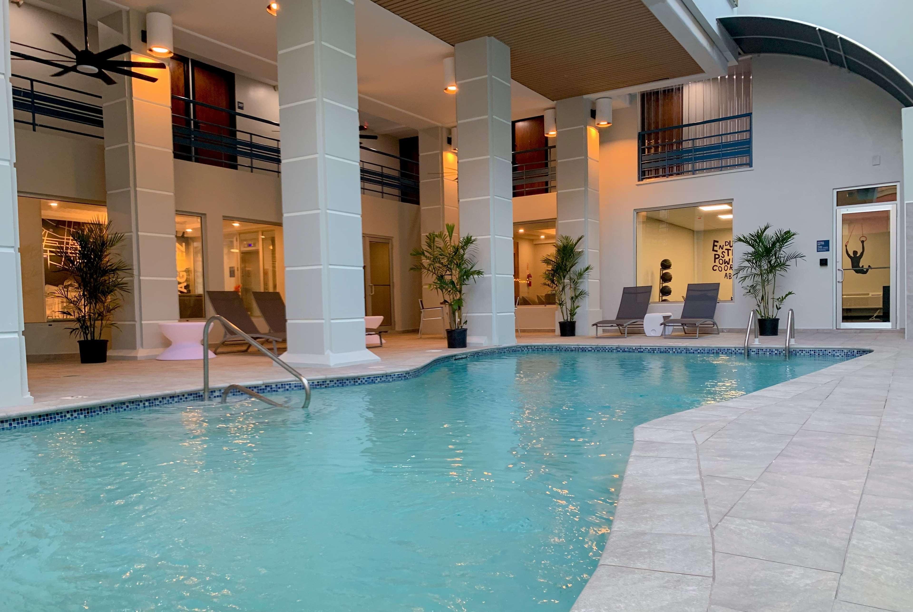 Vista Piscina Tryp by Wyndham Mayaguez