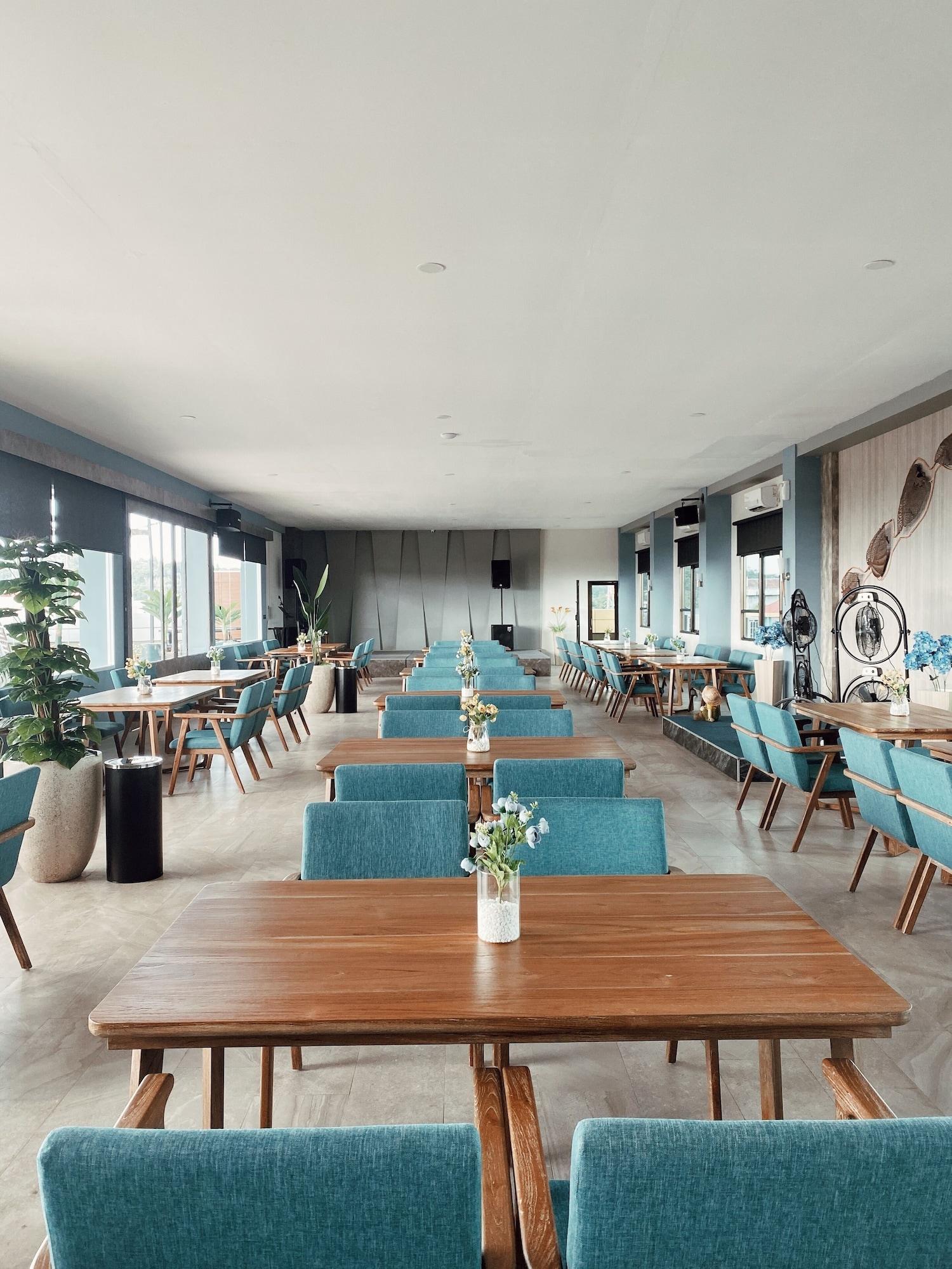 Restaurant Paradise by CaLia Tarakan