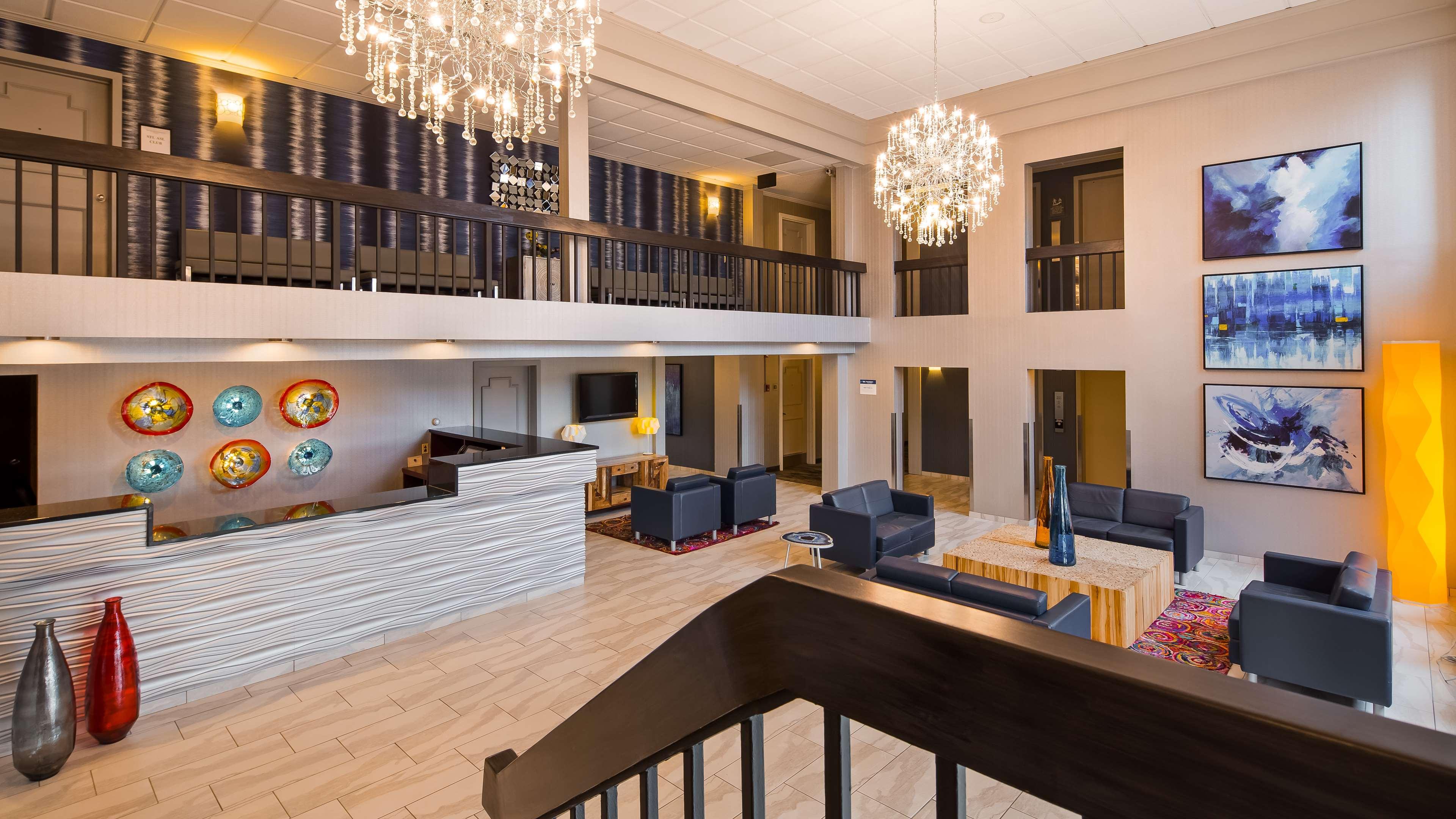 Vista Lobby Best Western St. Louis-Kirkwood Route 66