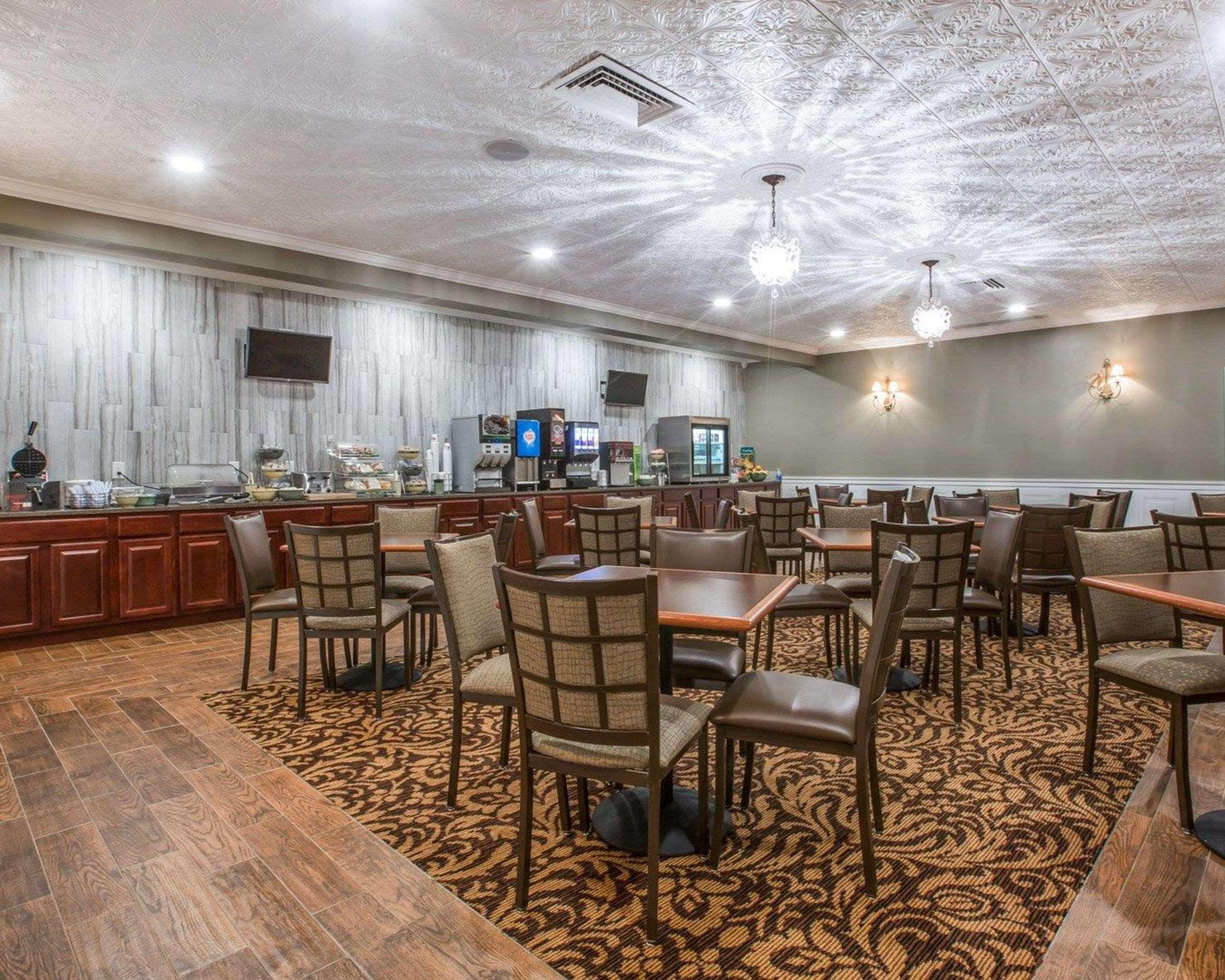 Restaurant Quality Inn Massena