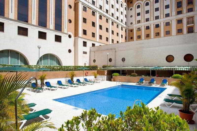 Vista Piscina Ayre Hotel Sevilla