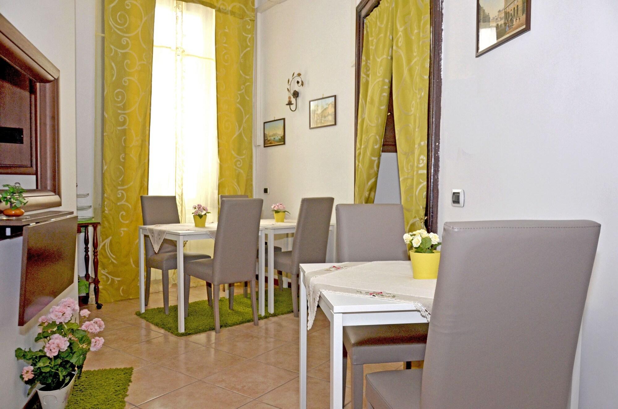 Varios Bed & Breakfast A Castel Capuano