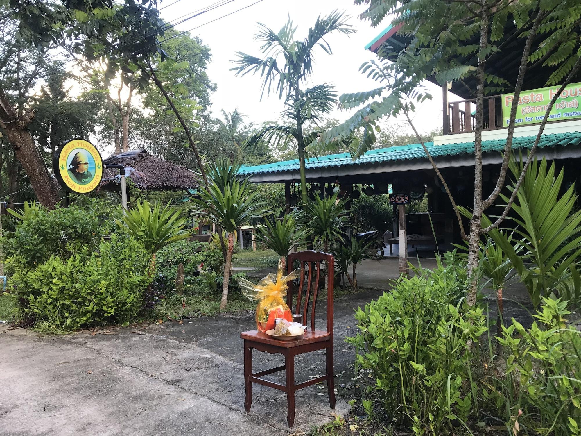 Vista Exterior Rasta House