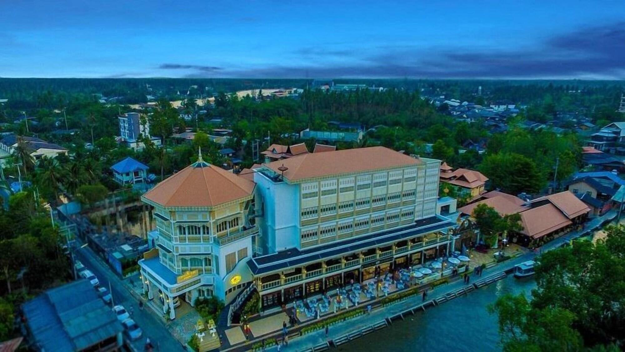 Vista Exterior Chuchai Buri Sri Amphawa