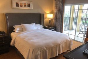 Alojamiento - Suite with One Bedroom and kitchenette  Sleeps 4