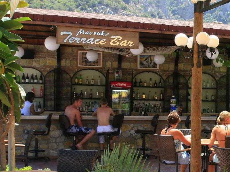 Bar/Salón Mavruka