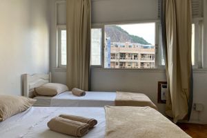 Alquiler Vacacional - Estudio para 3 personas sencillas, a una cuadra de la playa, a 3 minutos del metro Arcoverde, detrás del Palacio de Copacabana