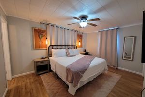 Alquiler Vacacional - K Street Retreat: Minutes to MB Trails, Downtown
