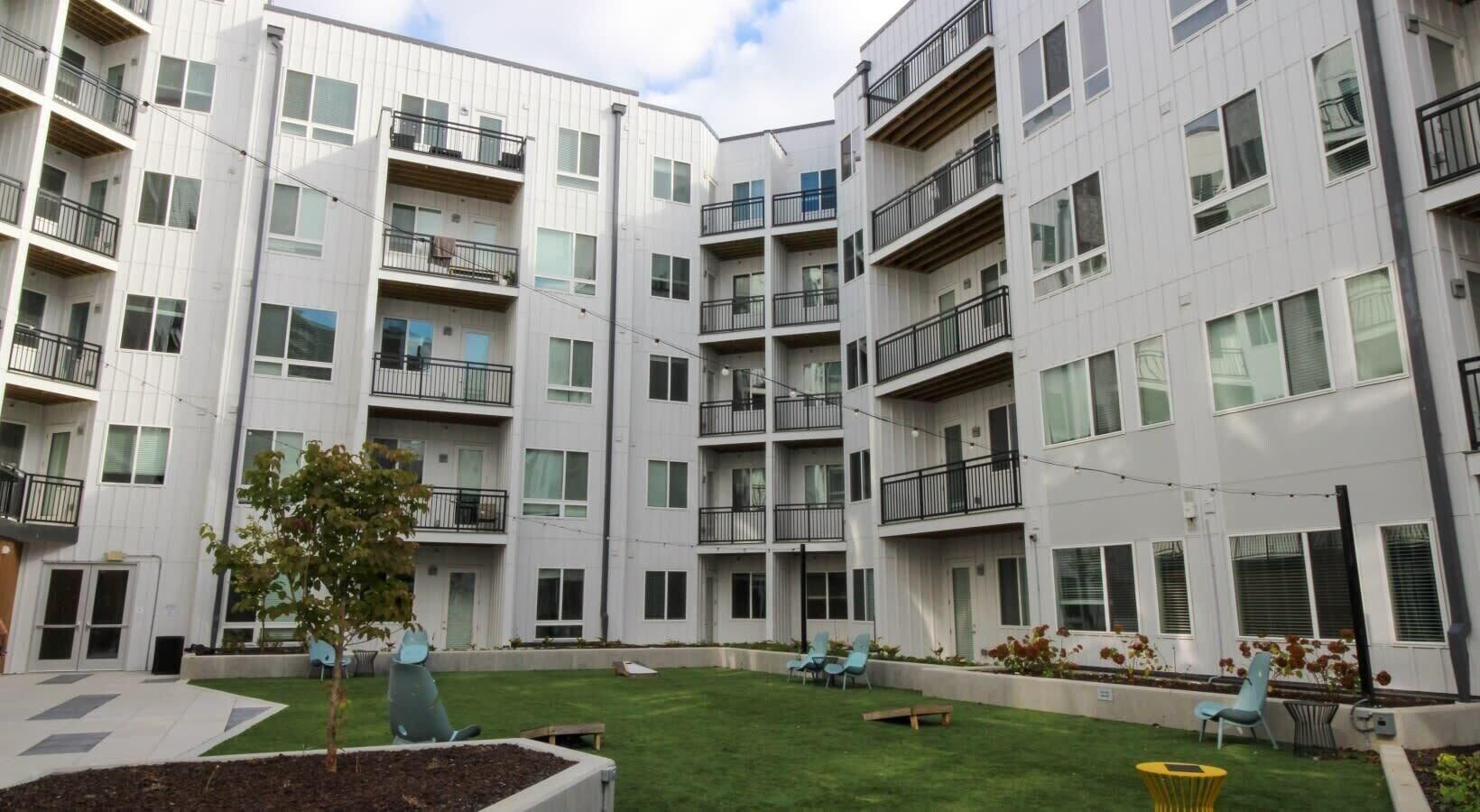 Varios CozySuites Artistry Cincinnati