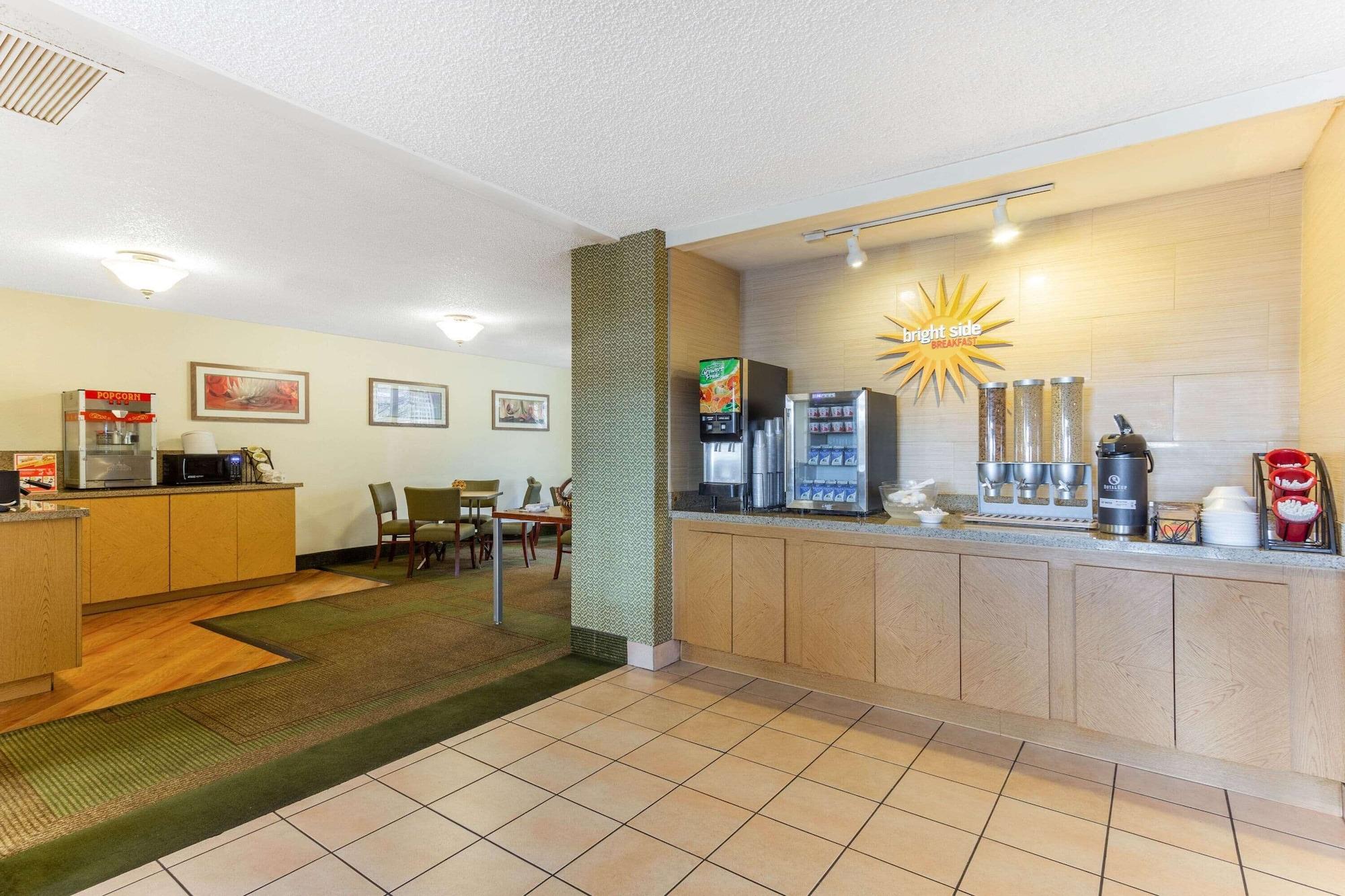 Restaurant La Quinta Inn & Suites by Wyndham Redding