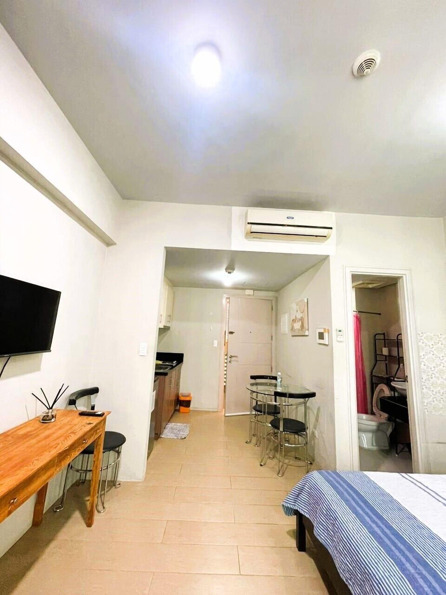 Equipamiento de Habitación HENRY & ADICHE  EMPERADOR BUILDING