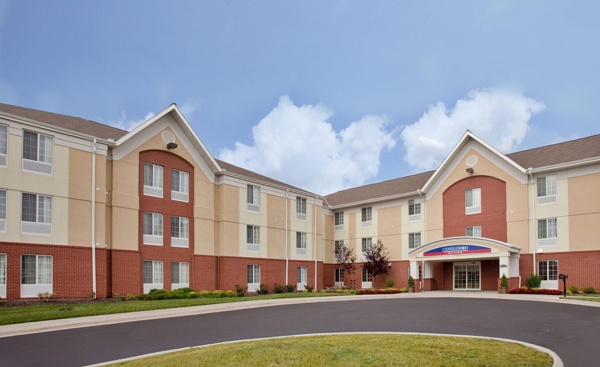 Varios Candlewood Suites Kansas City Speedway by IHG