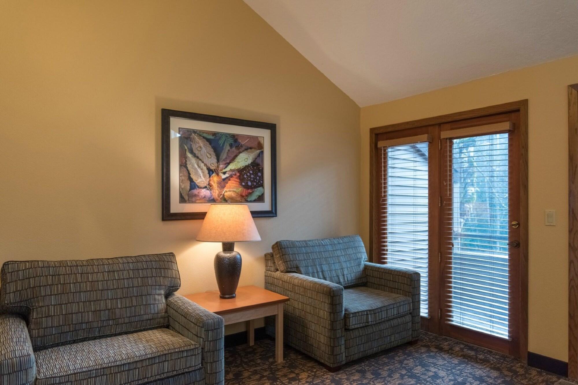 Set de Habitación Whispering Woods Resort
