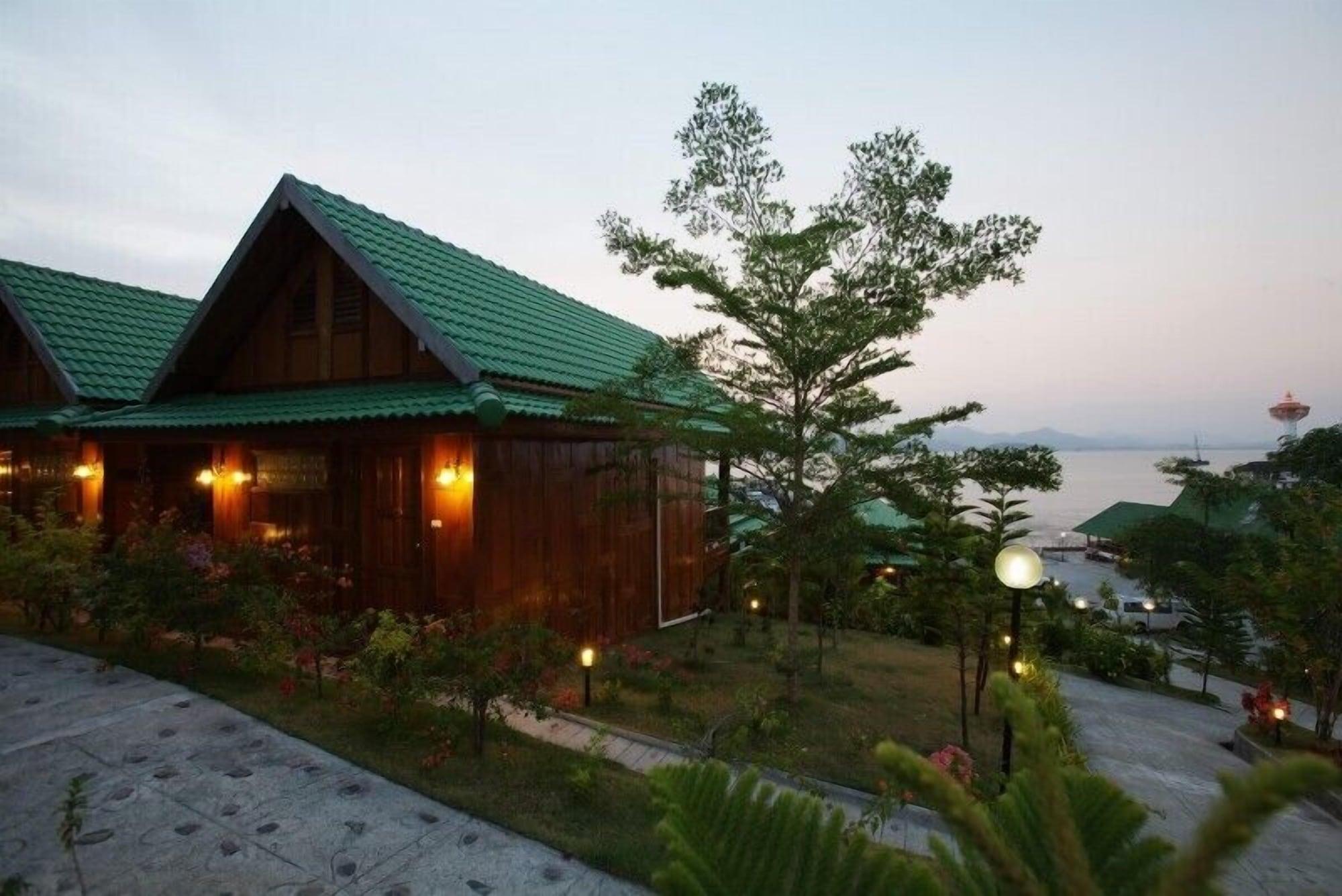 Playa B.C. Badin Resort