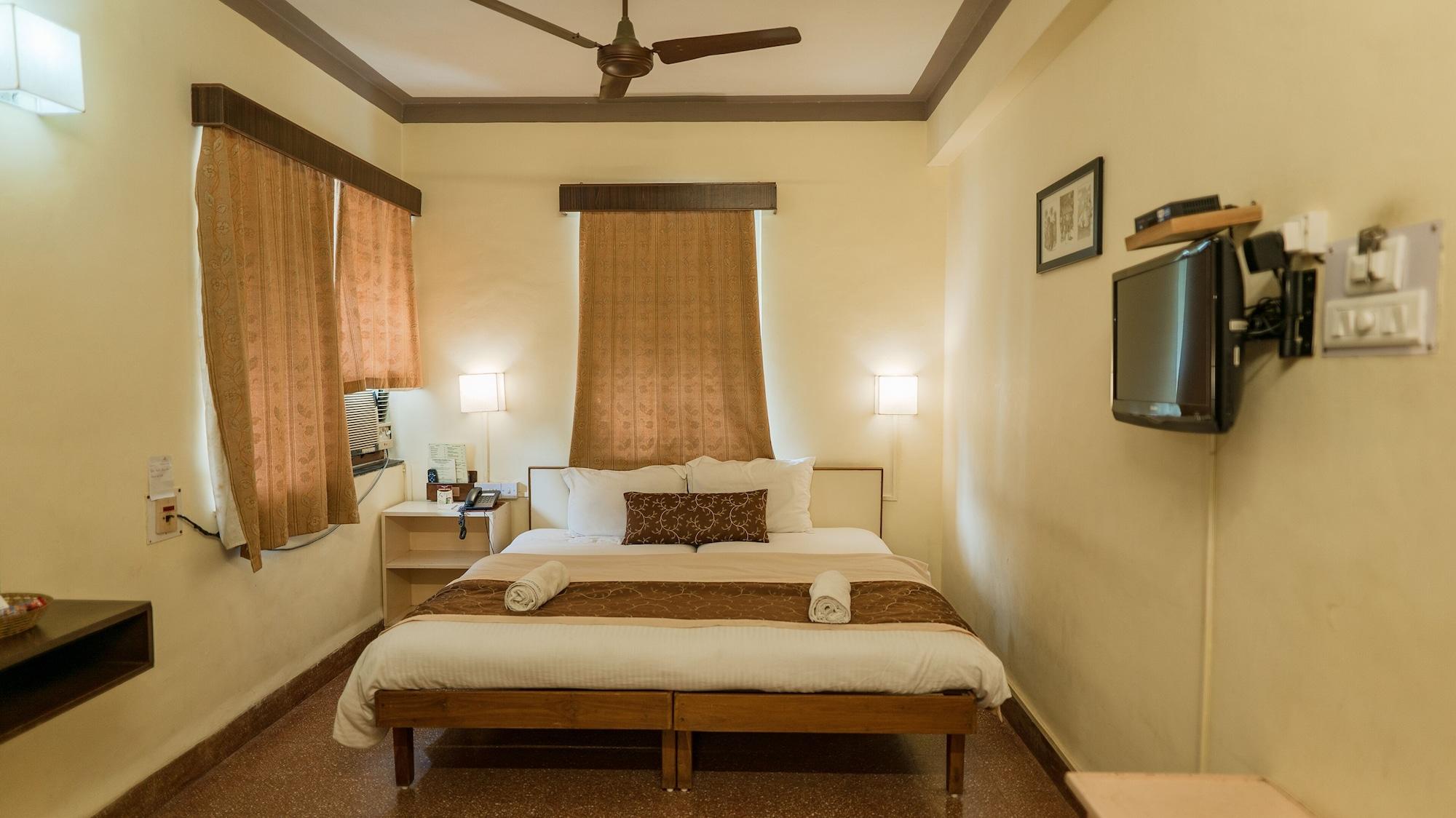 Habitación Hotel Gopika International