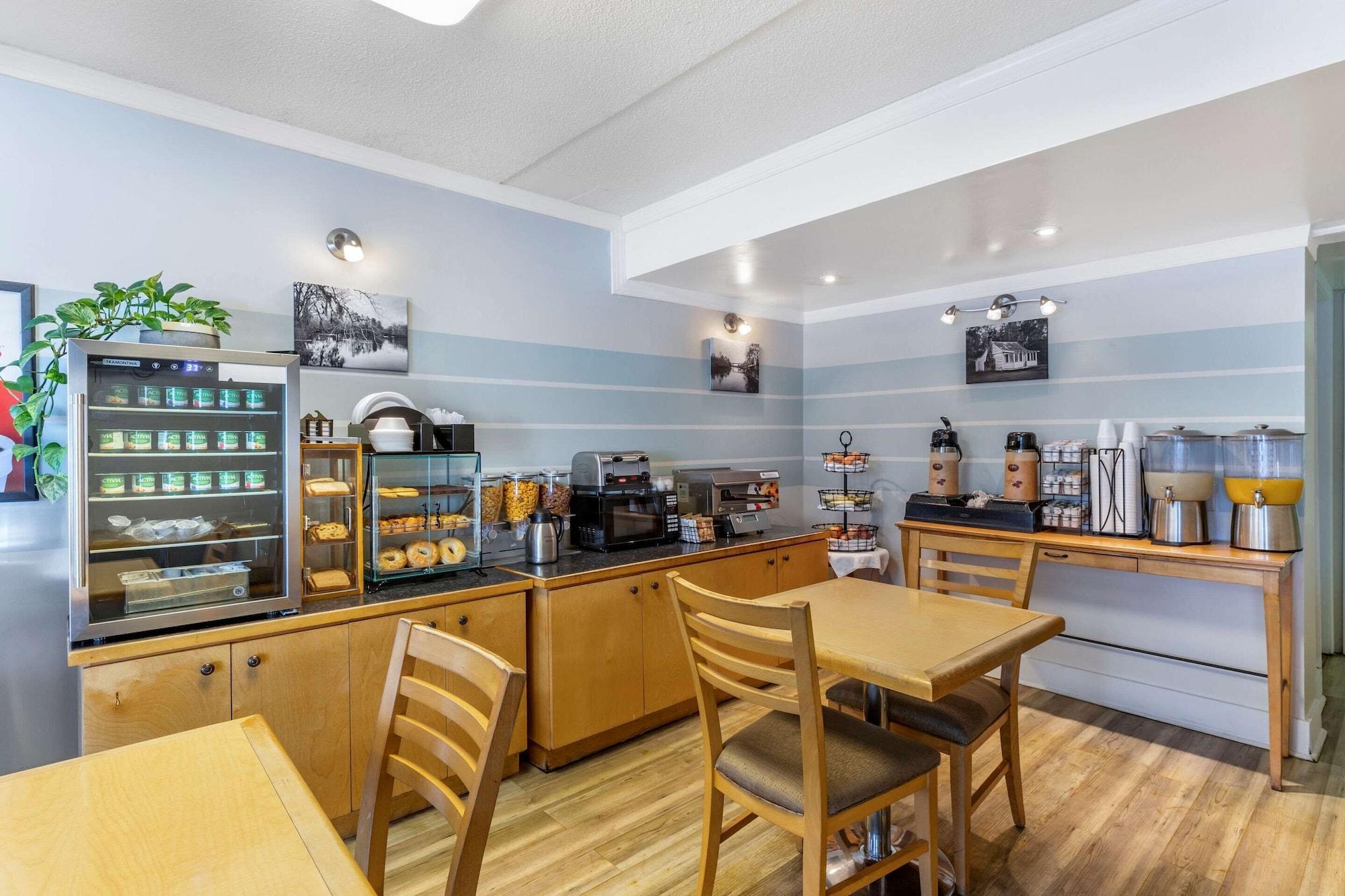 Restaurant Econo Lodge Conway Central