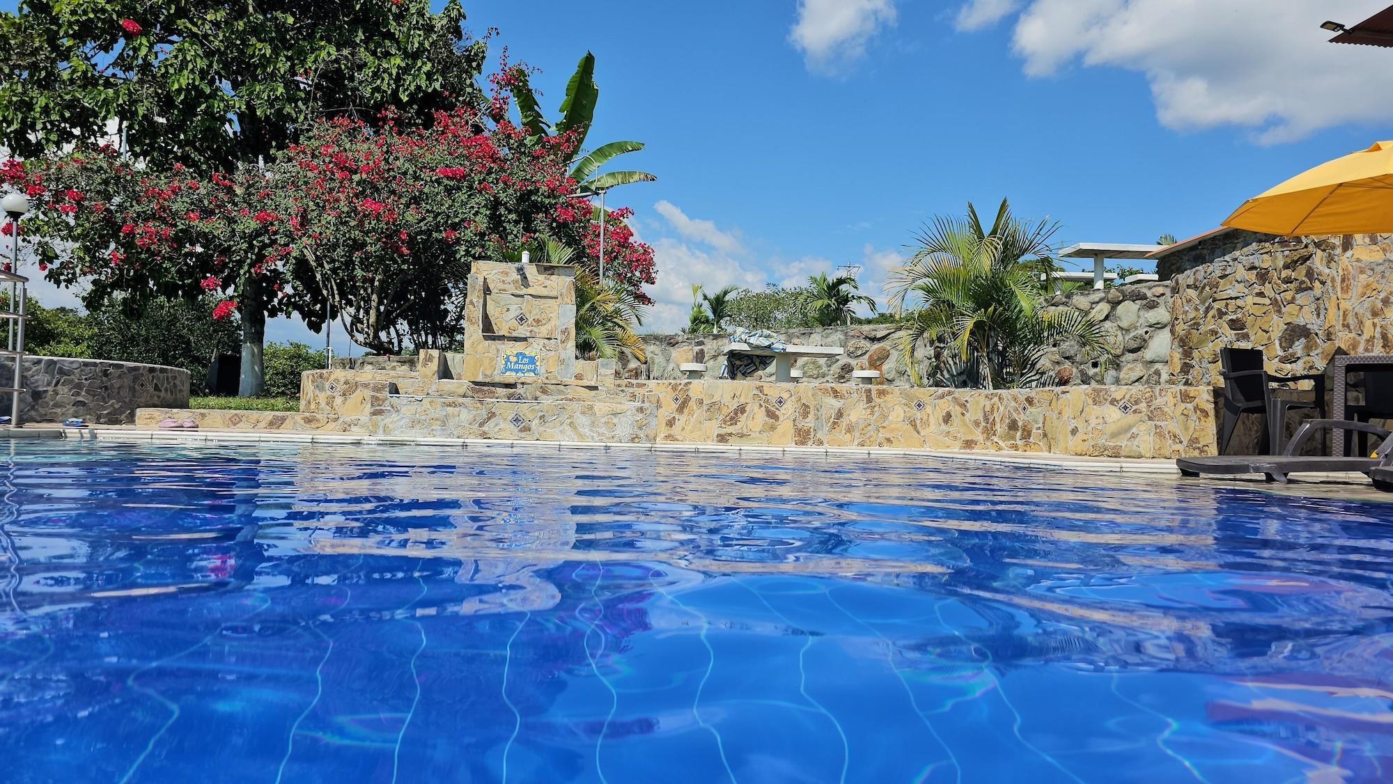 Vista Piscina Hotel Bora Bora Campestre Los mangos