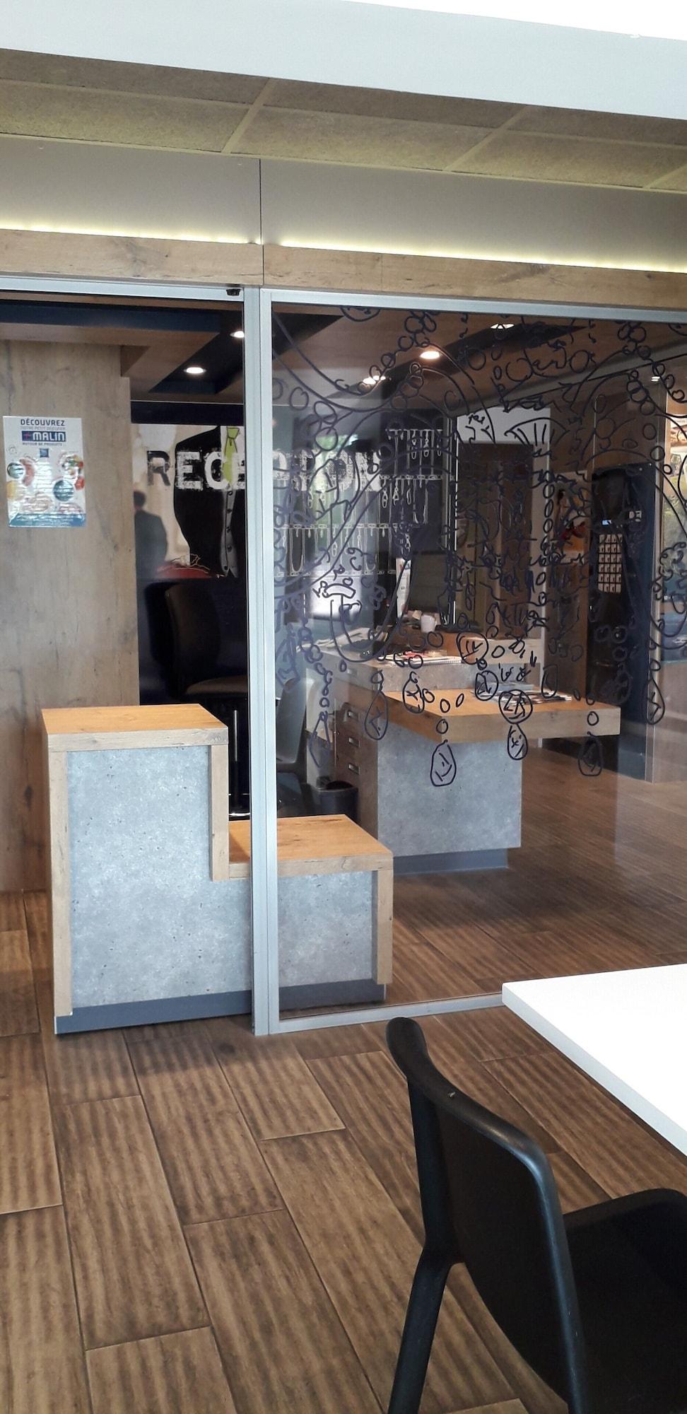 Vista Lobby ibis budget Concarneau