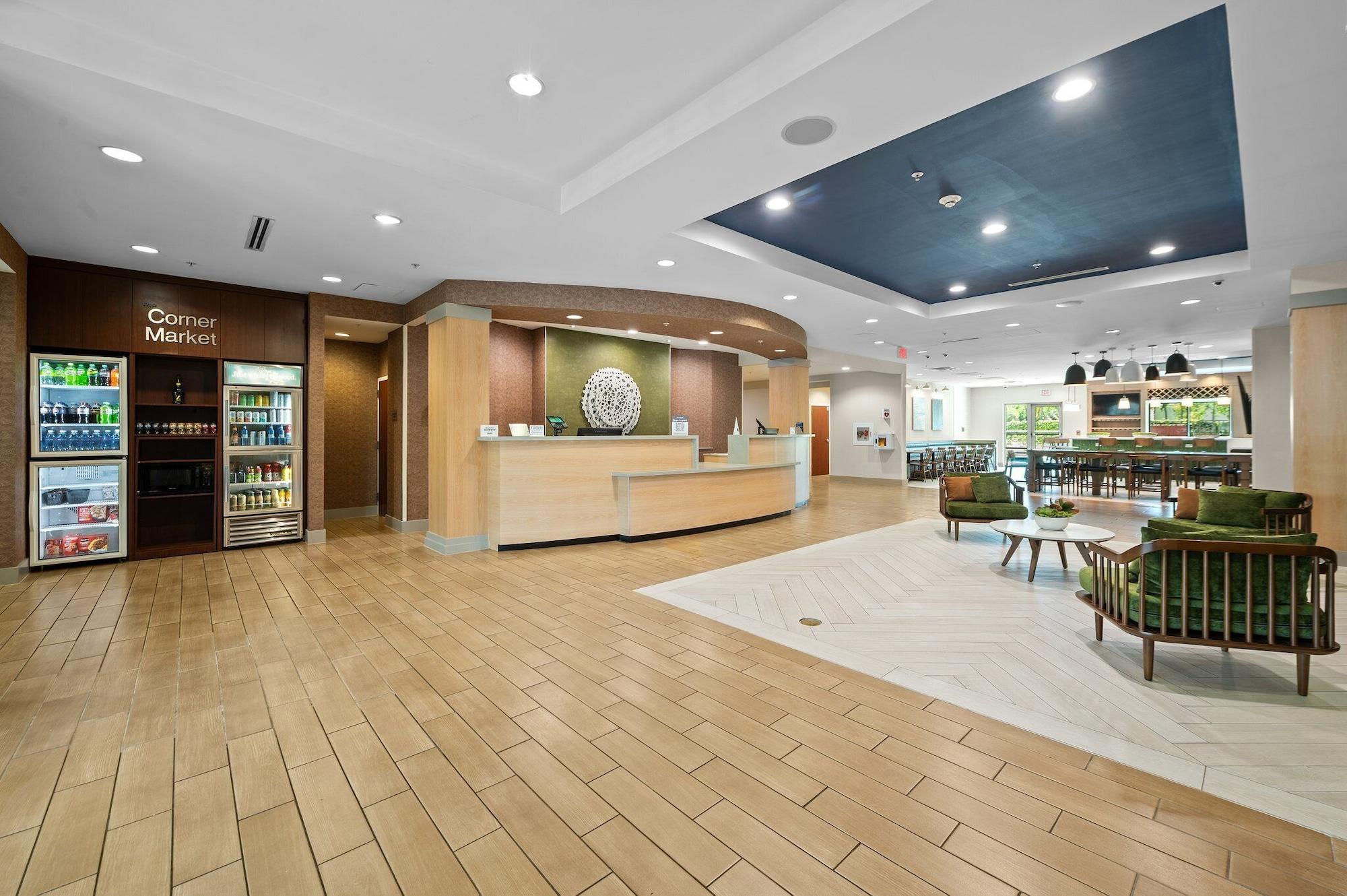 Vista Lobby Fairfield Inn & Suites Fort Lauderdale Airport-Cruise Port