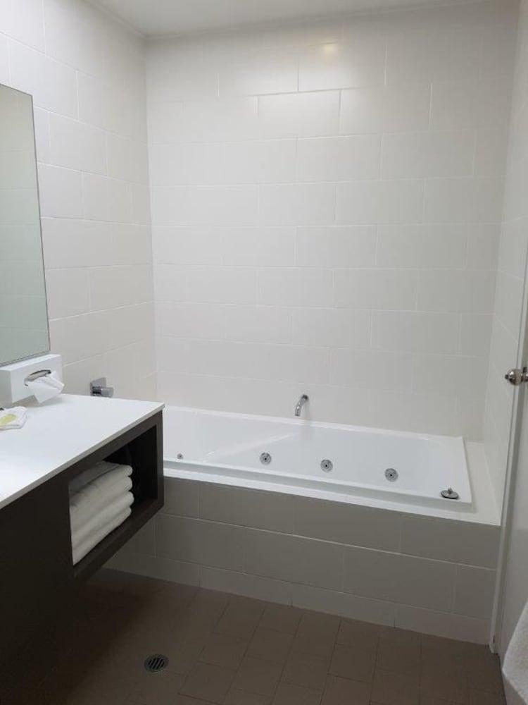 Baño Posthouse MotorLodge