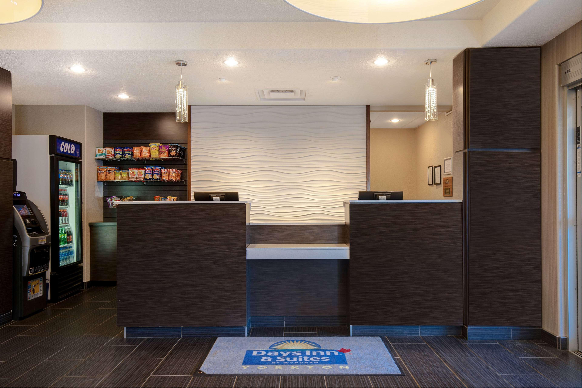 Vista Lobby Days Inn & Suites By Wyndham Yorkton