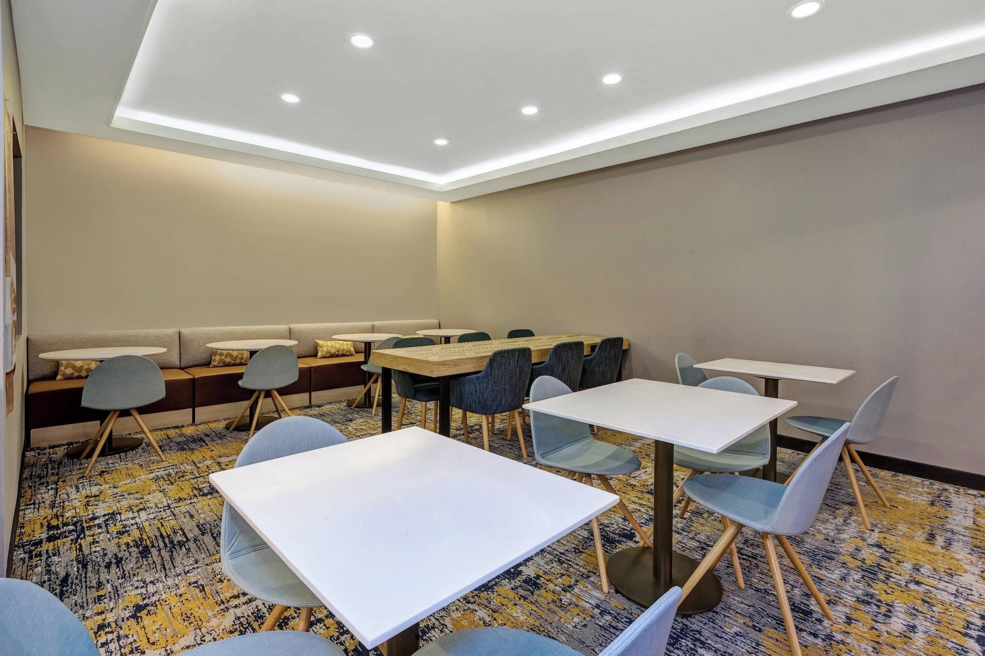 Restaurant TownePlace Suites by Marriott Nashville Airport