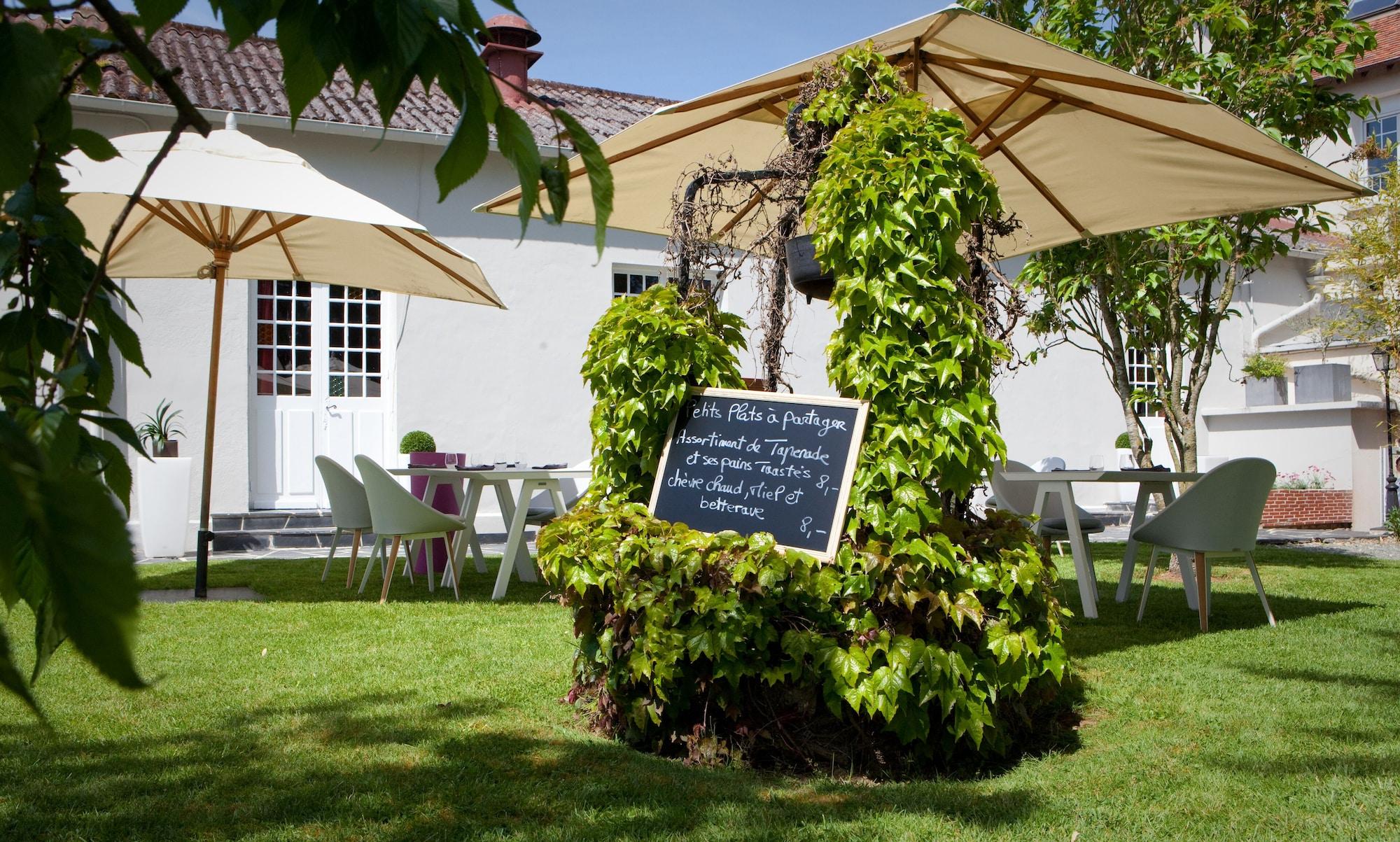Vista Piscina Hotel Le Faisan Dore