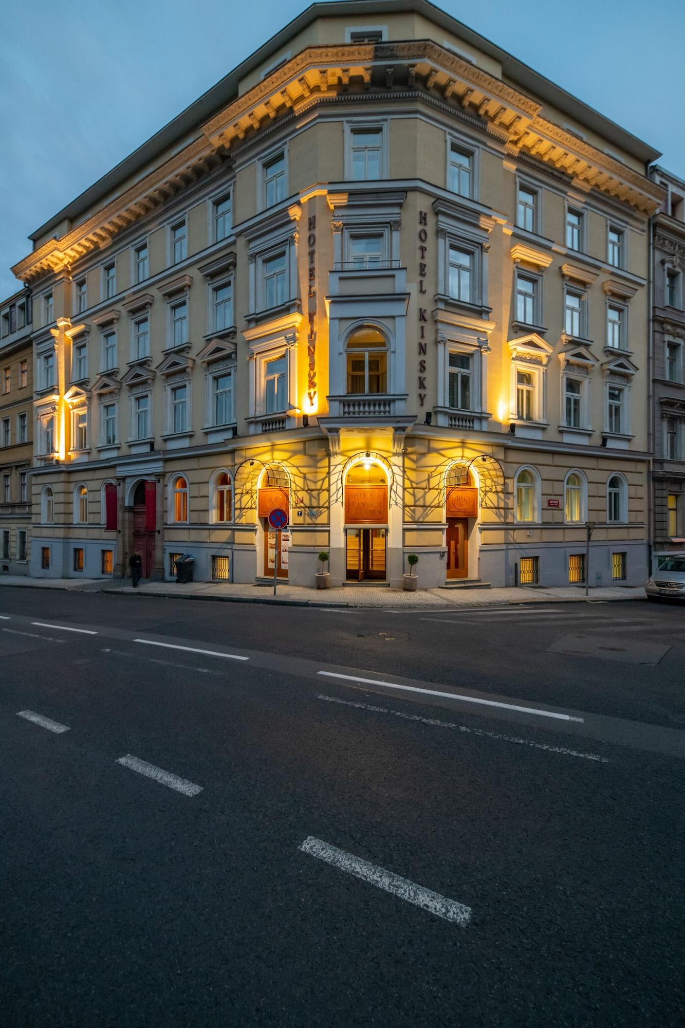 Varios Hotel Kinsky Fountain