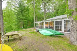 Alquiler Vacacional - Lakefront Cabin w/ Fire Pit, Dock, & Boat Rental