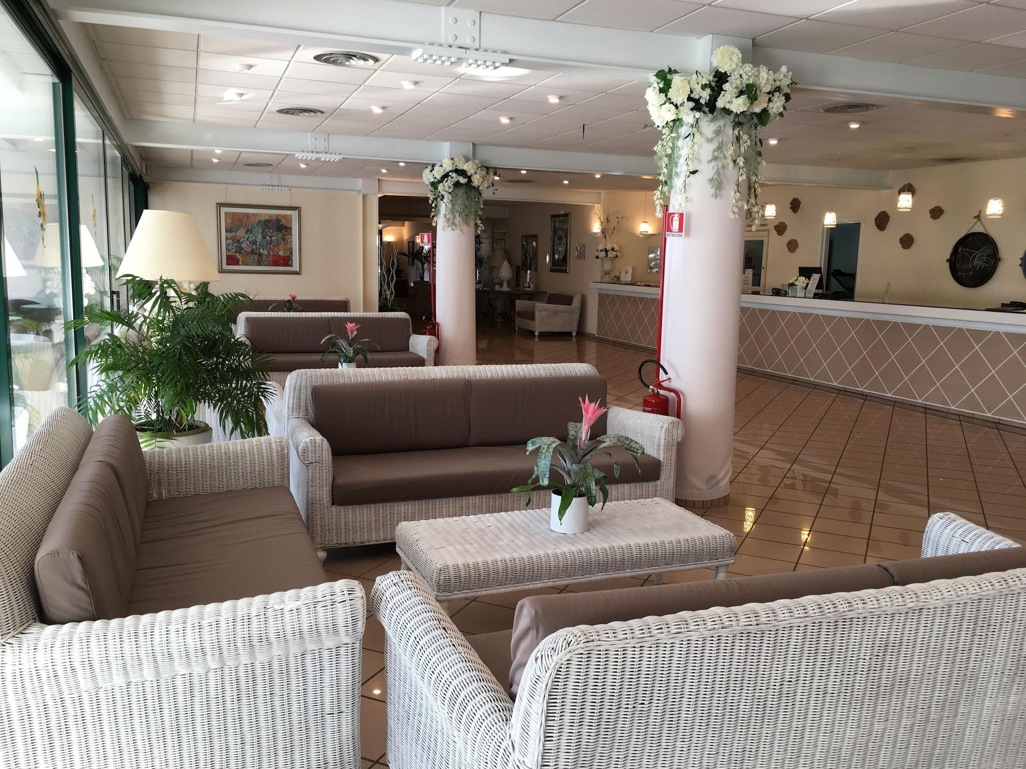 Vista Lobby Hotel Sierra Silvana