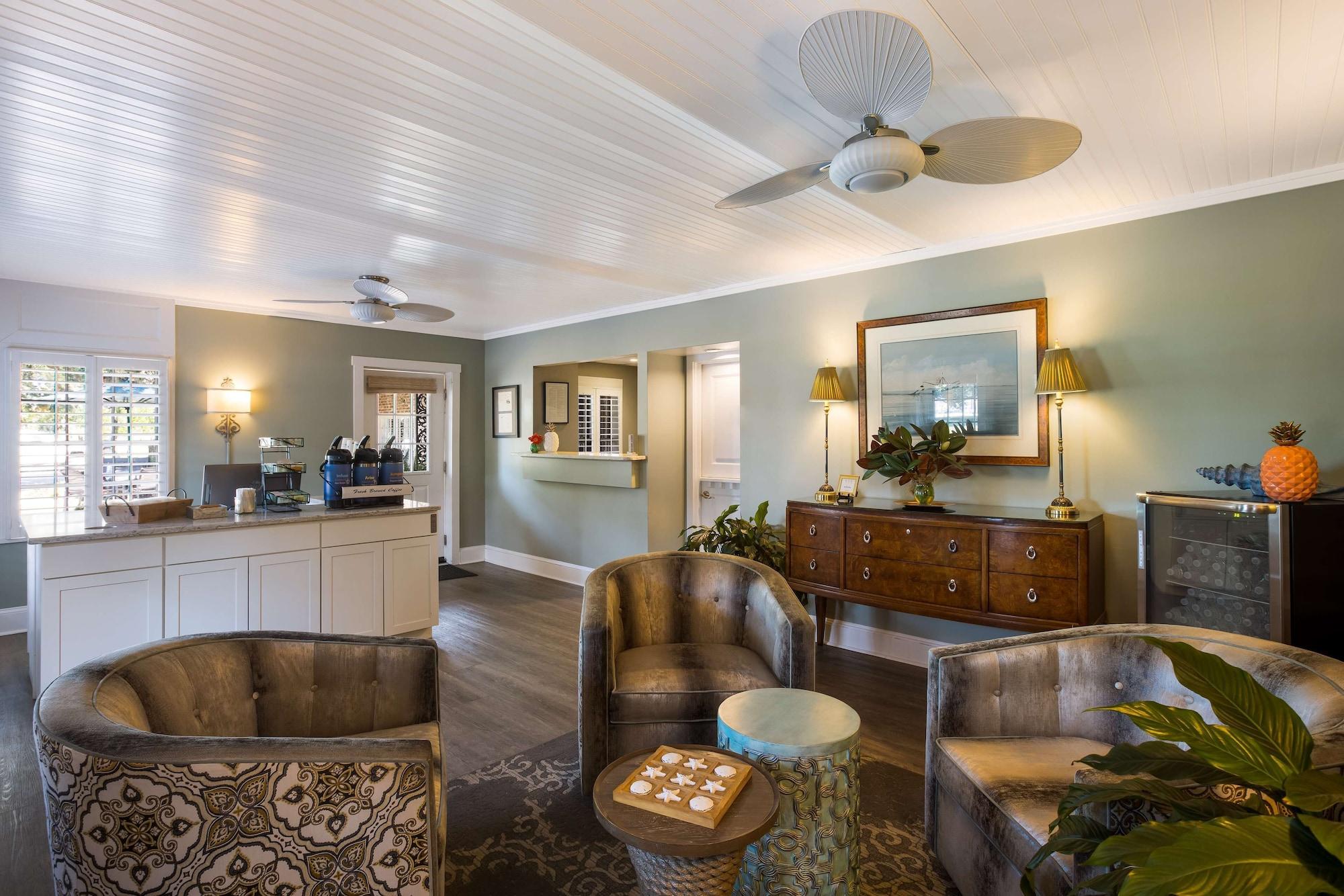 Vista Lobby Best Western Sea Island Inn