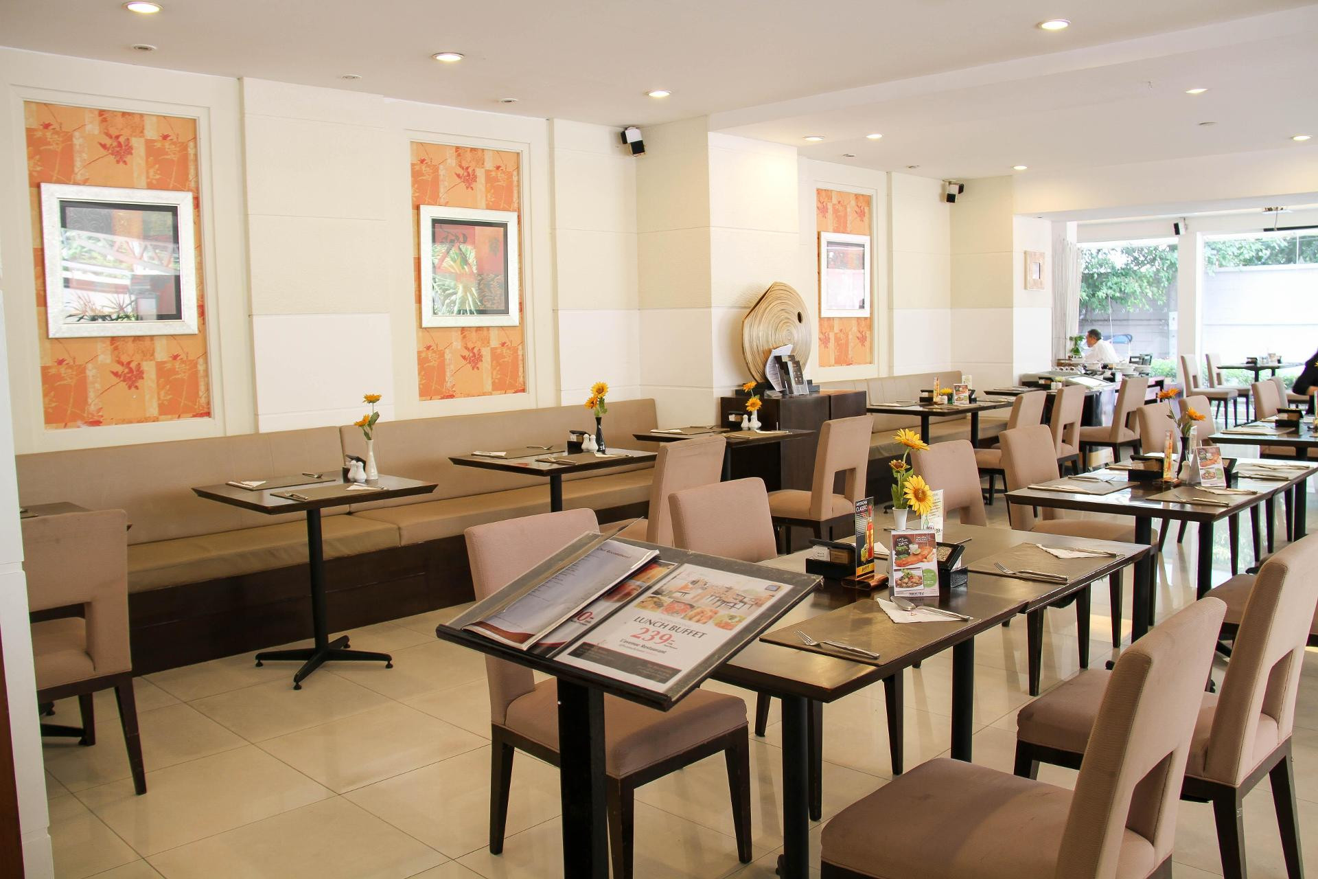 Restaurant FuramaXclusive Sathorn, Bangkok