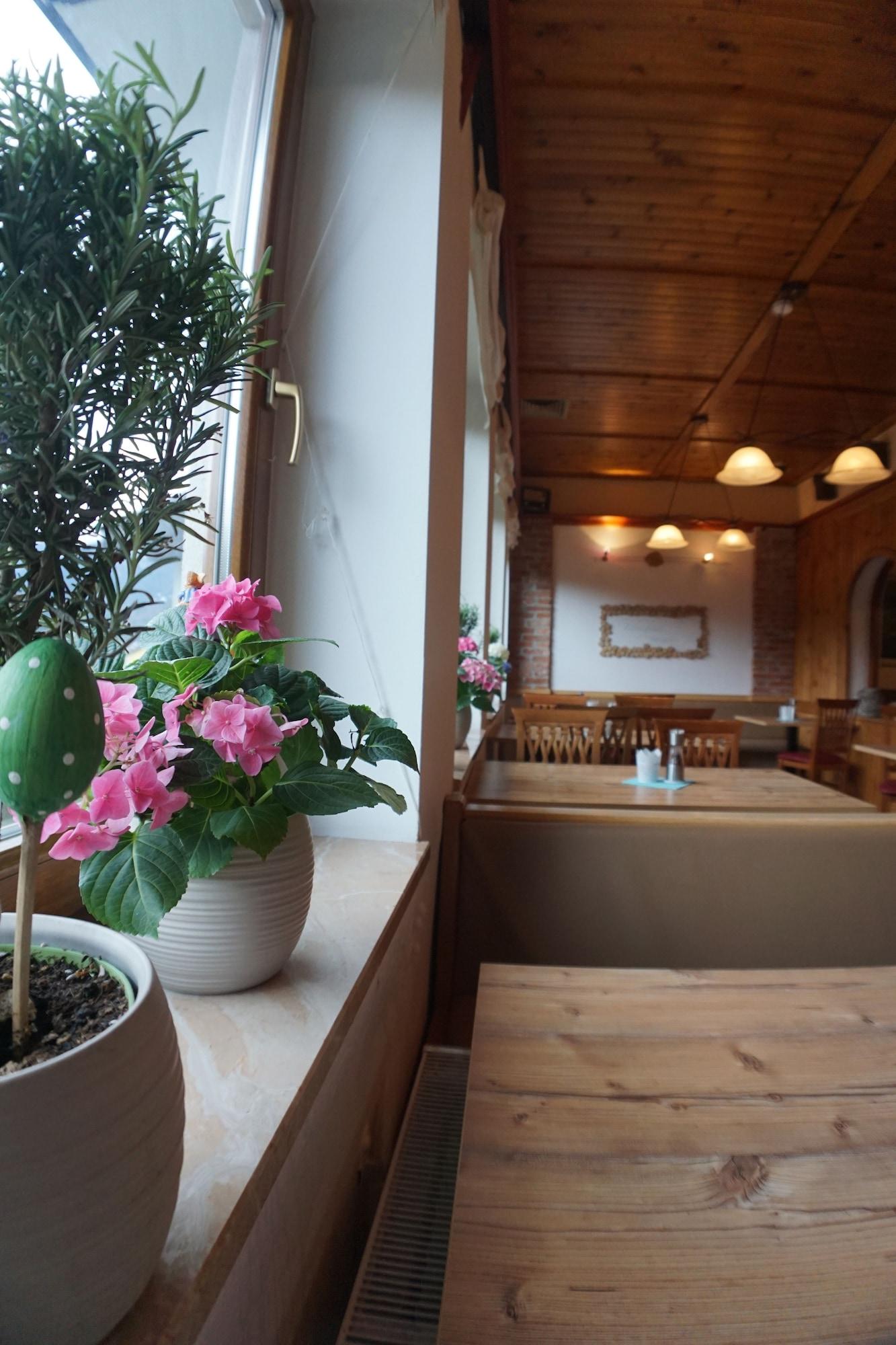 Bar/Salón Karawanken Lodge