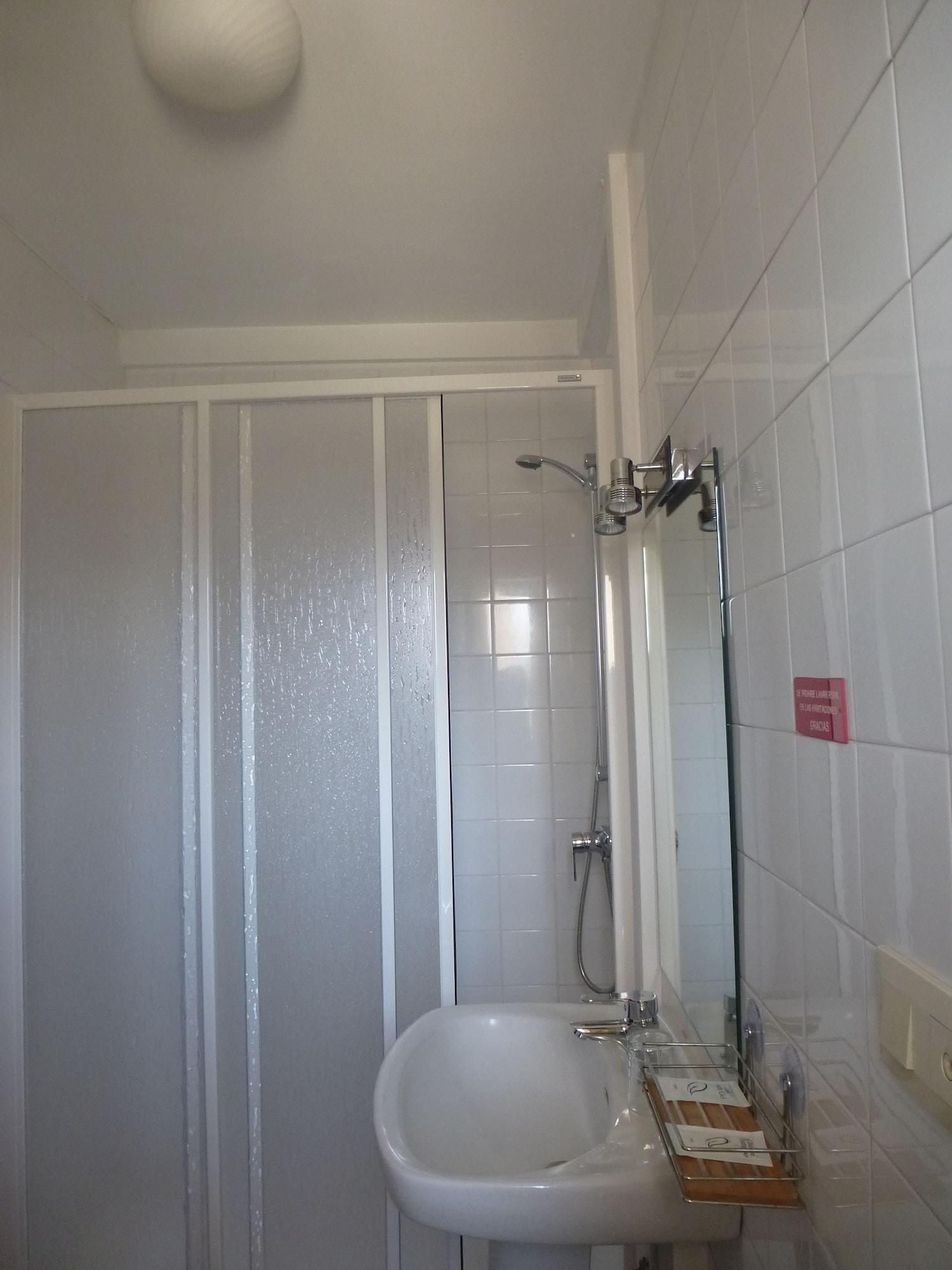 Equipamiento de Habitación Hostal Palas