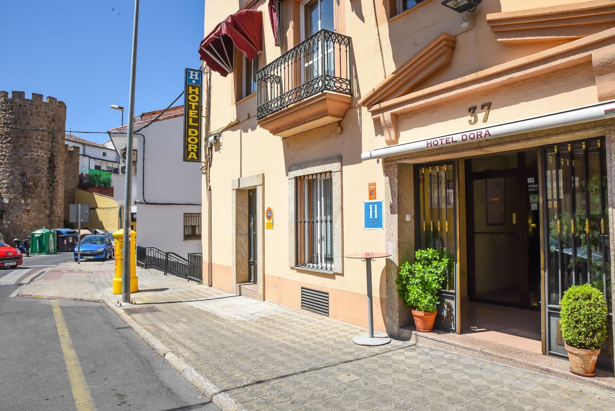 Vista Exterior Hotel Dora