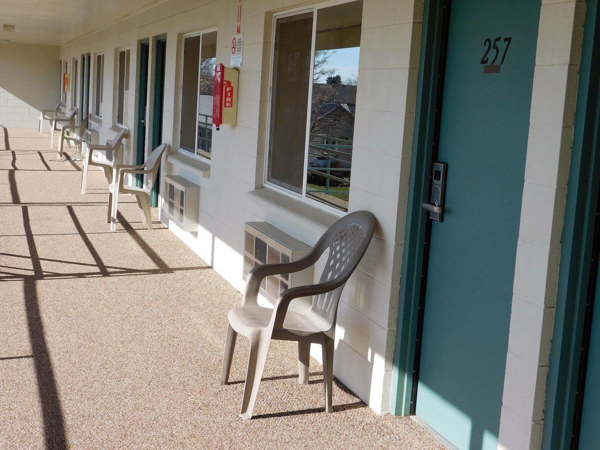 Vista Exterior Capri Motel