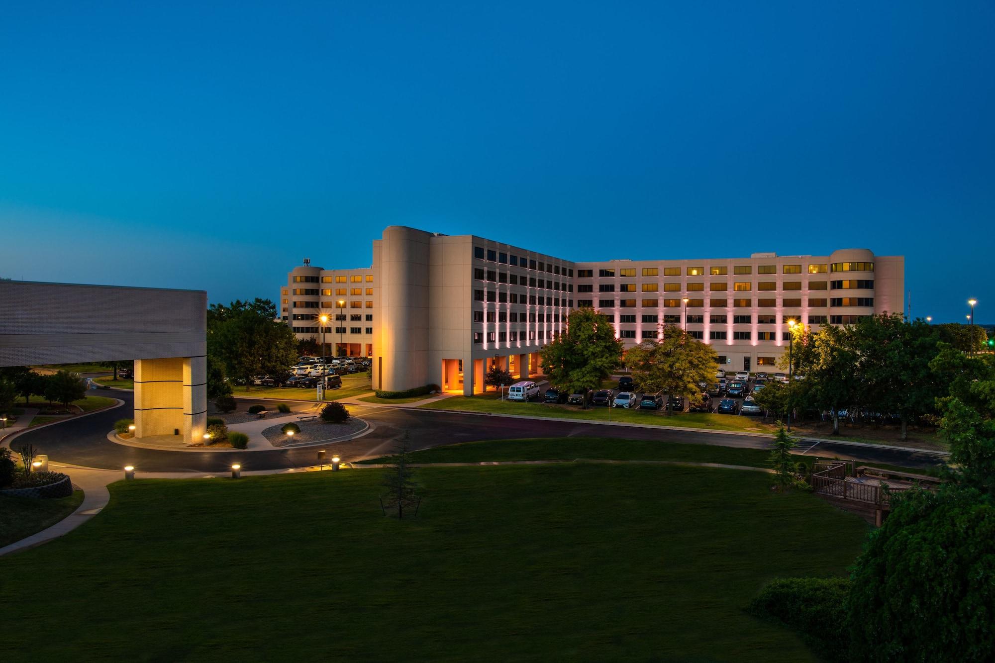 Vista Exterior NCED Conference Center & Hotel